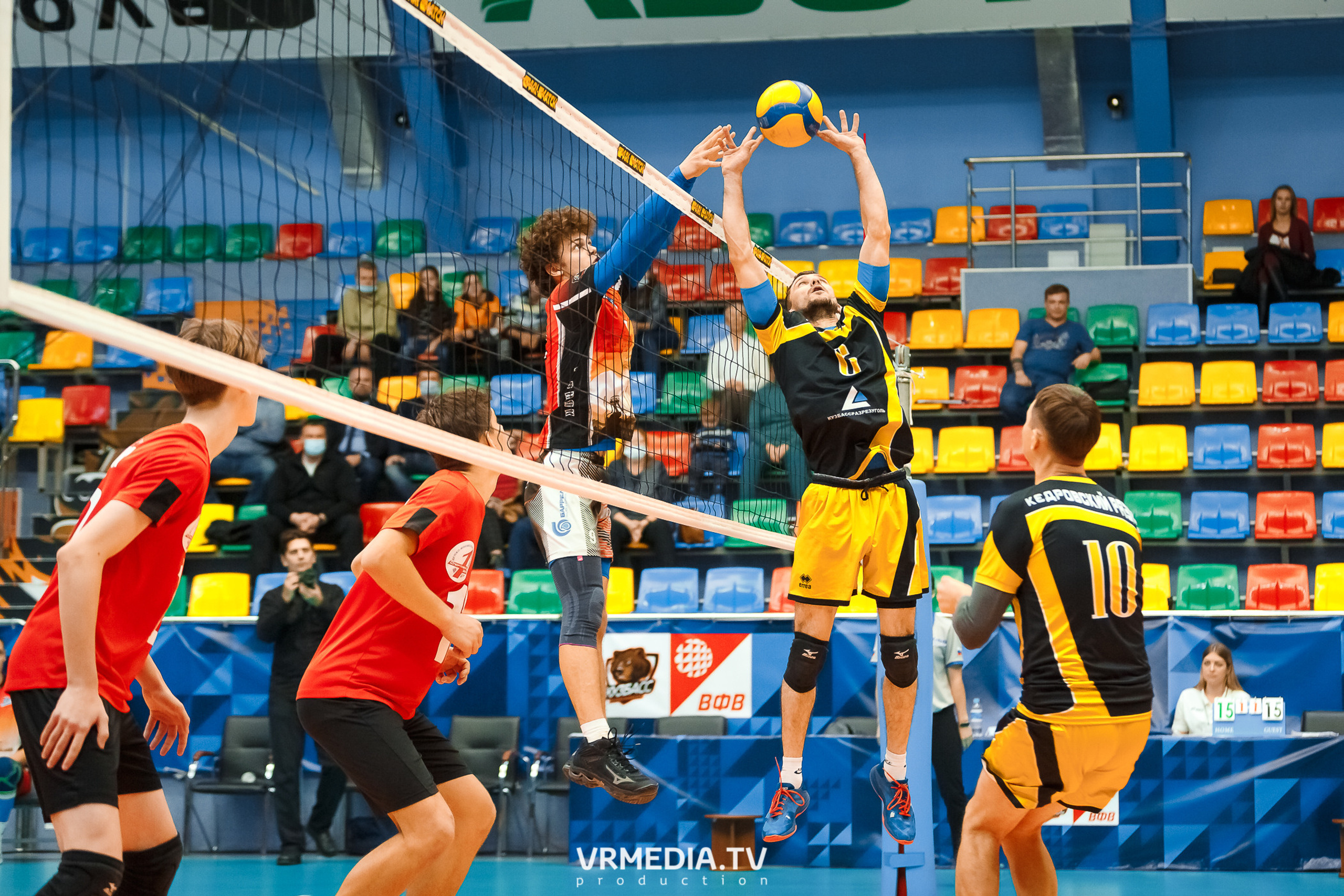 Благотворительный волейбольный турнир «За Кубок фонда»