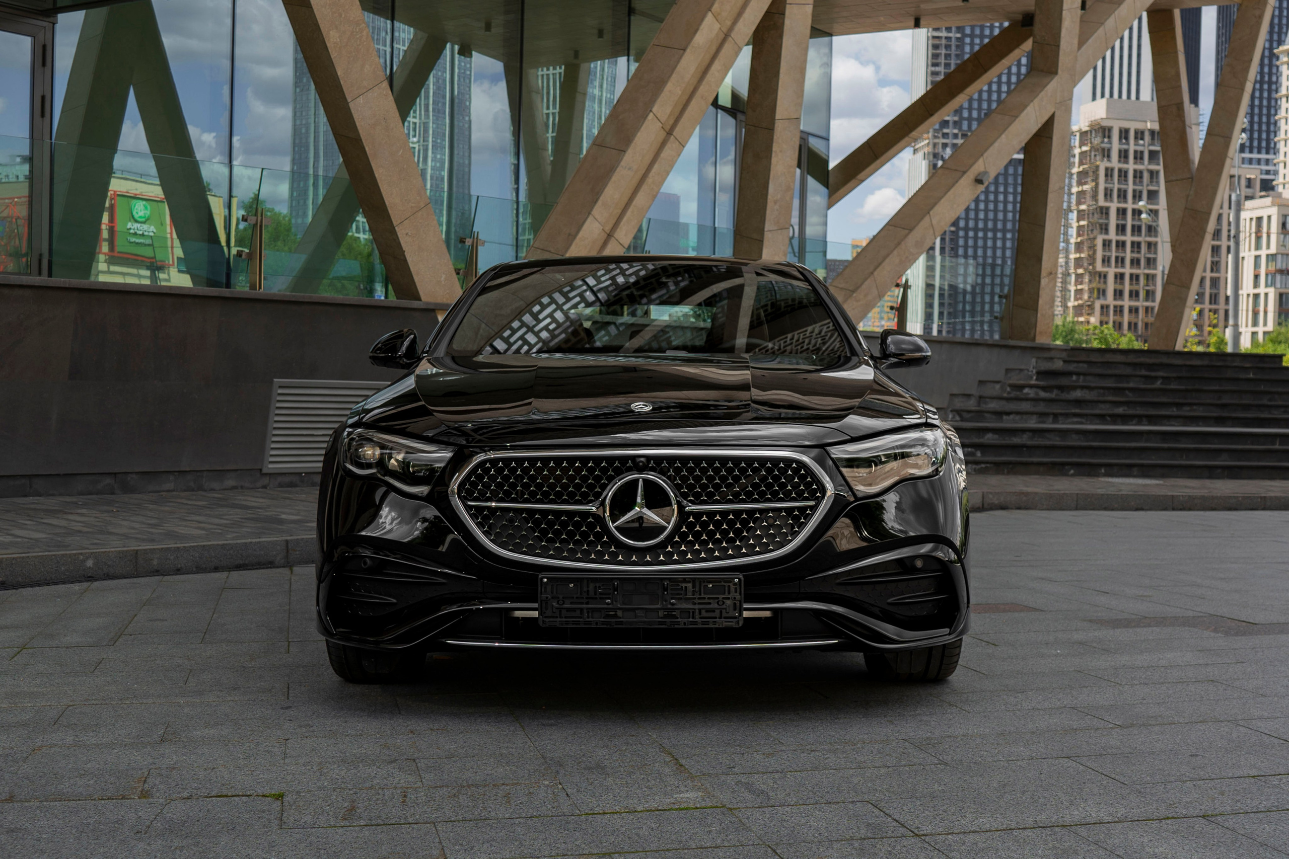 Mercedes-Benz E-class (E300)