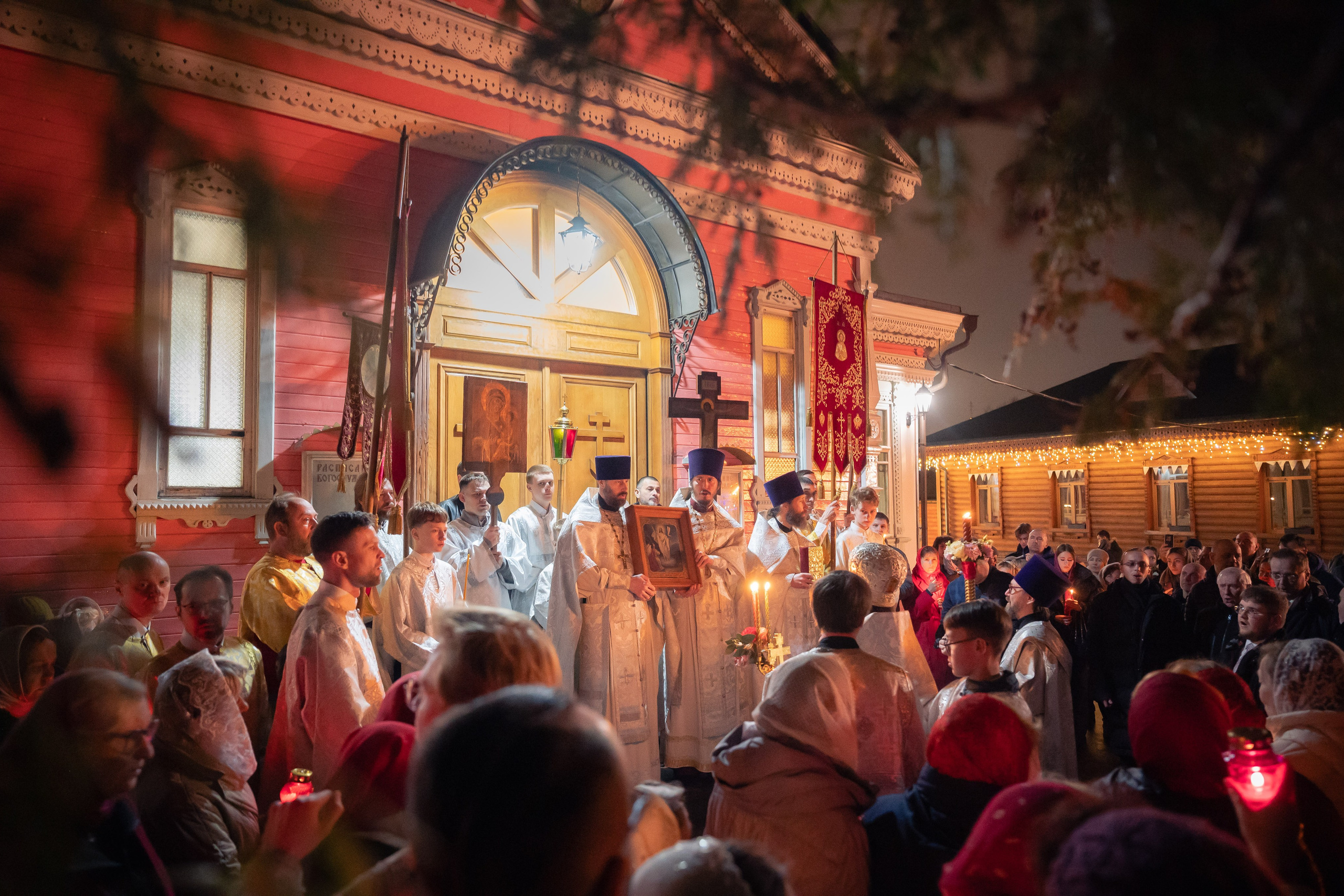 Храм Преображения Господня в Богородском. Антипасха. Антон и Татьяна Денисенко — В храме