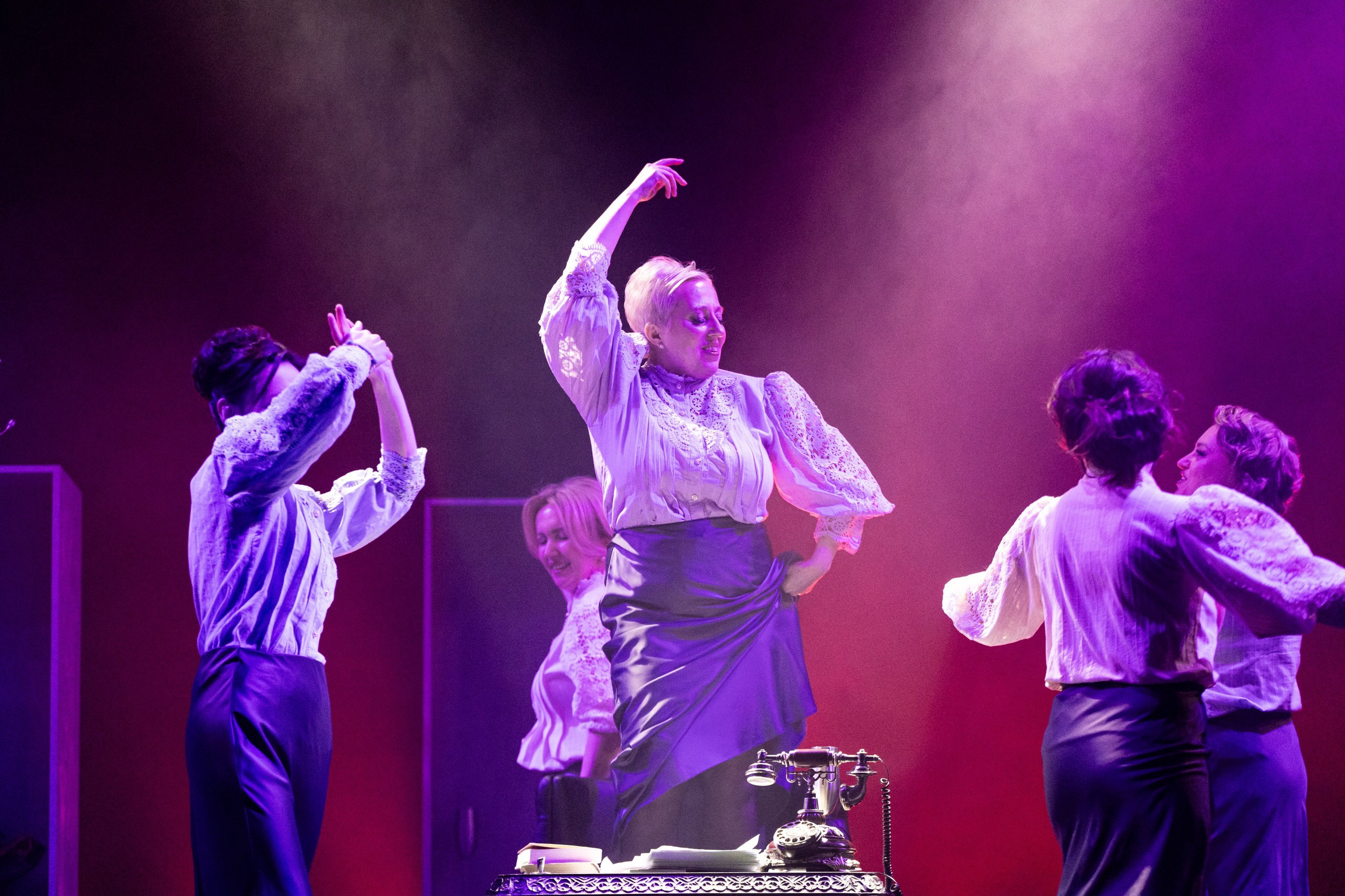 Театр в лицах. ЖиваЯ — театр Ксении Сосновских