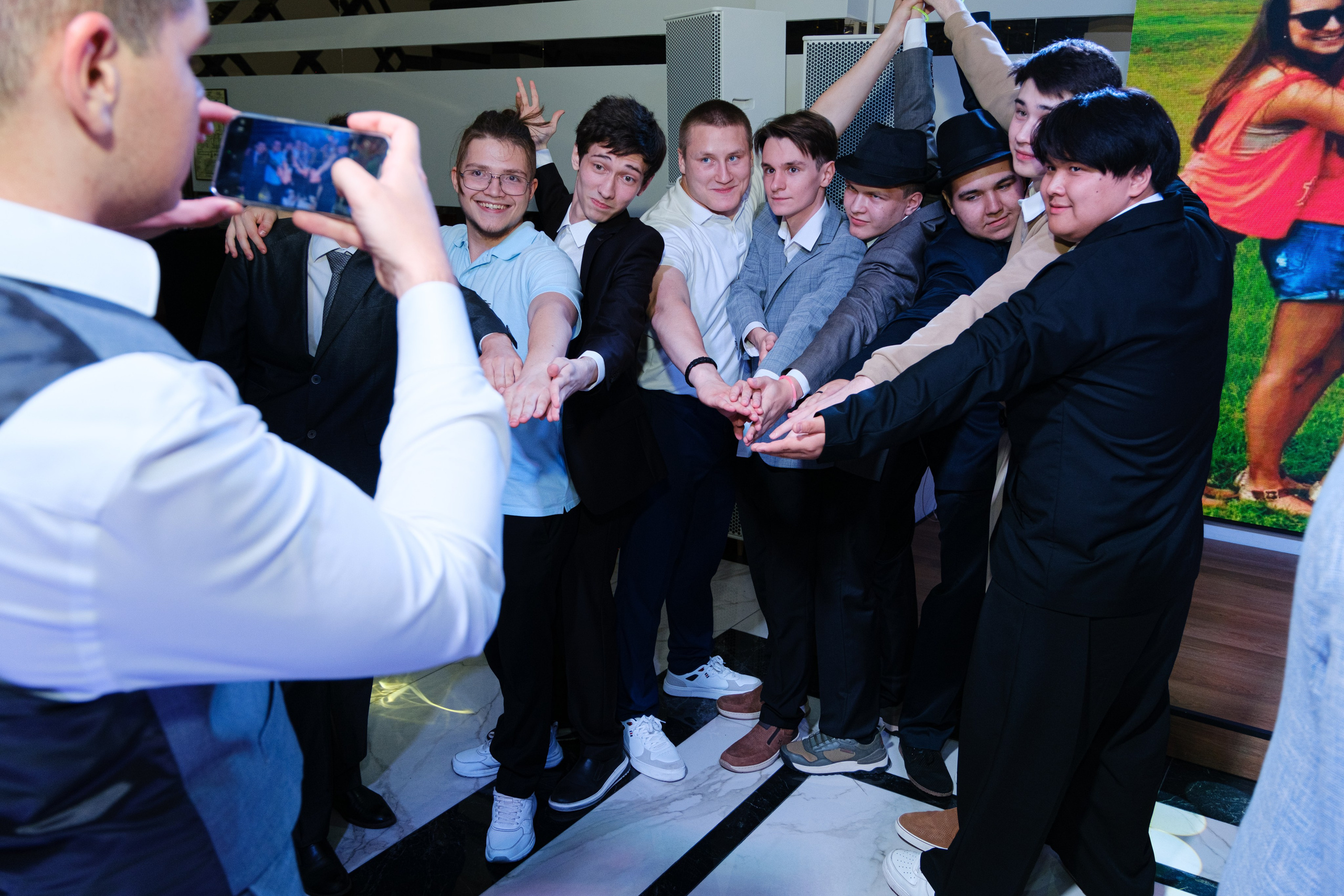 Выпускной 11В в Маршале. Главная