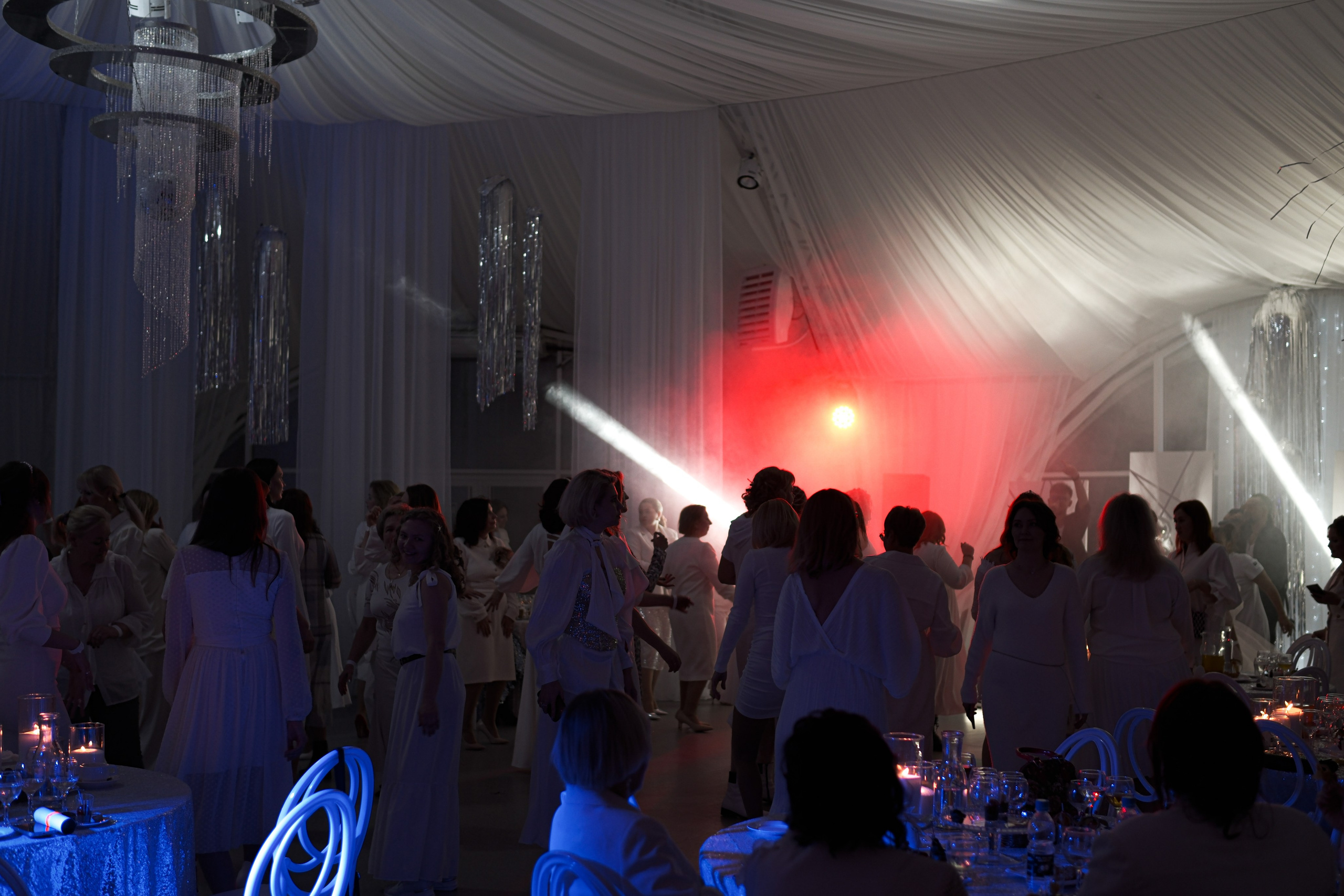 Завтрак в платьях. Главная