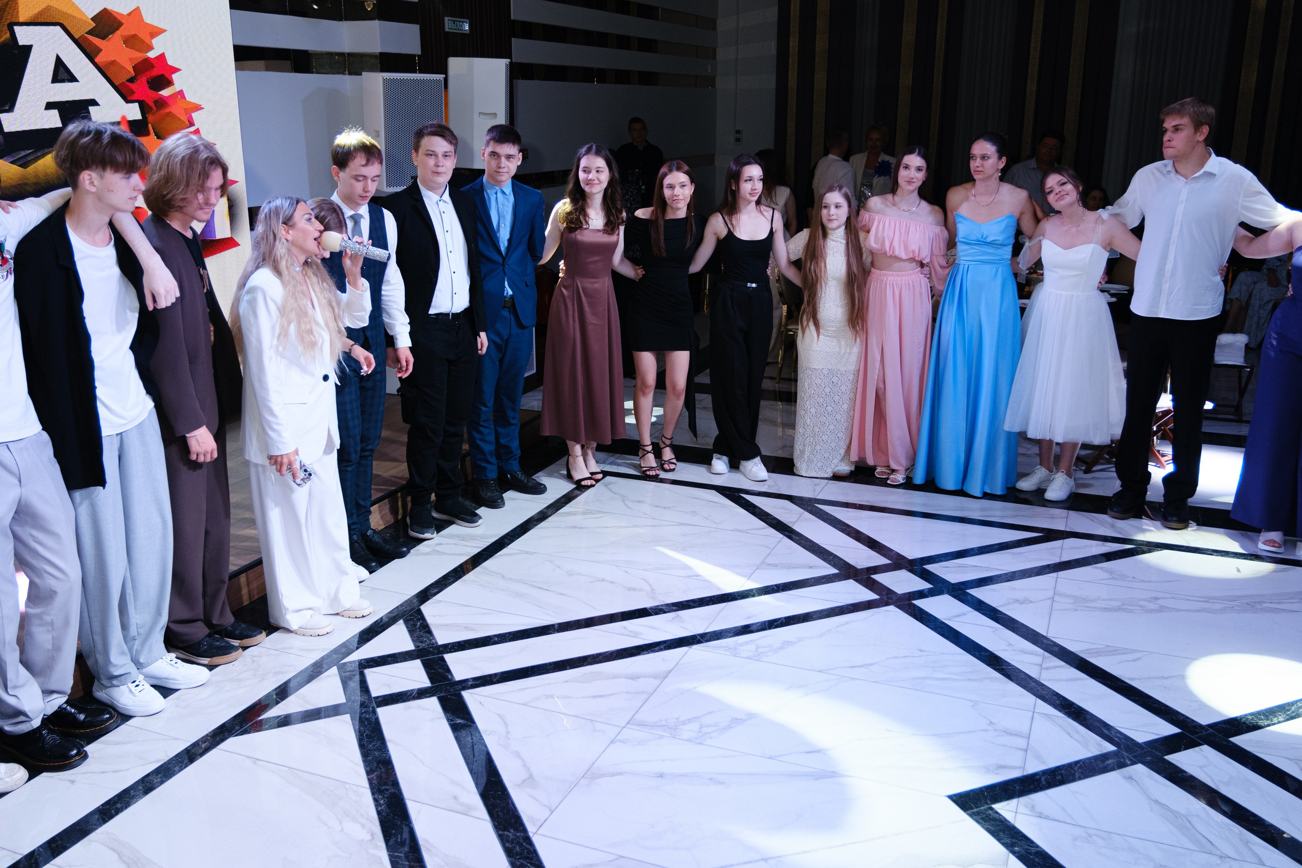 Выпускной 11В в Маршале. Главная