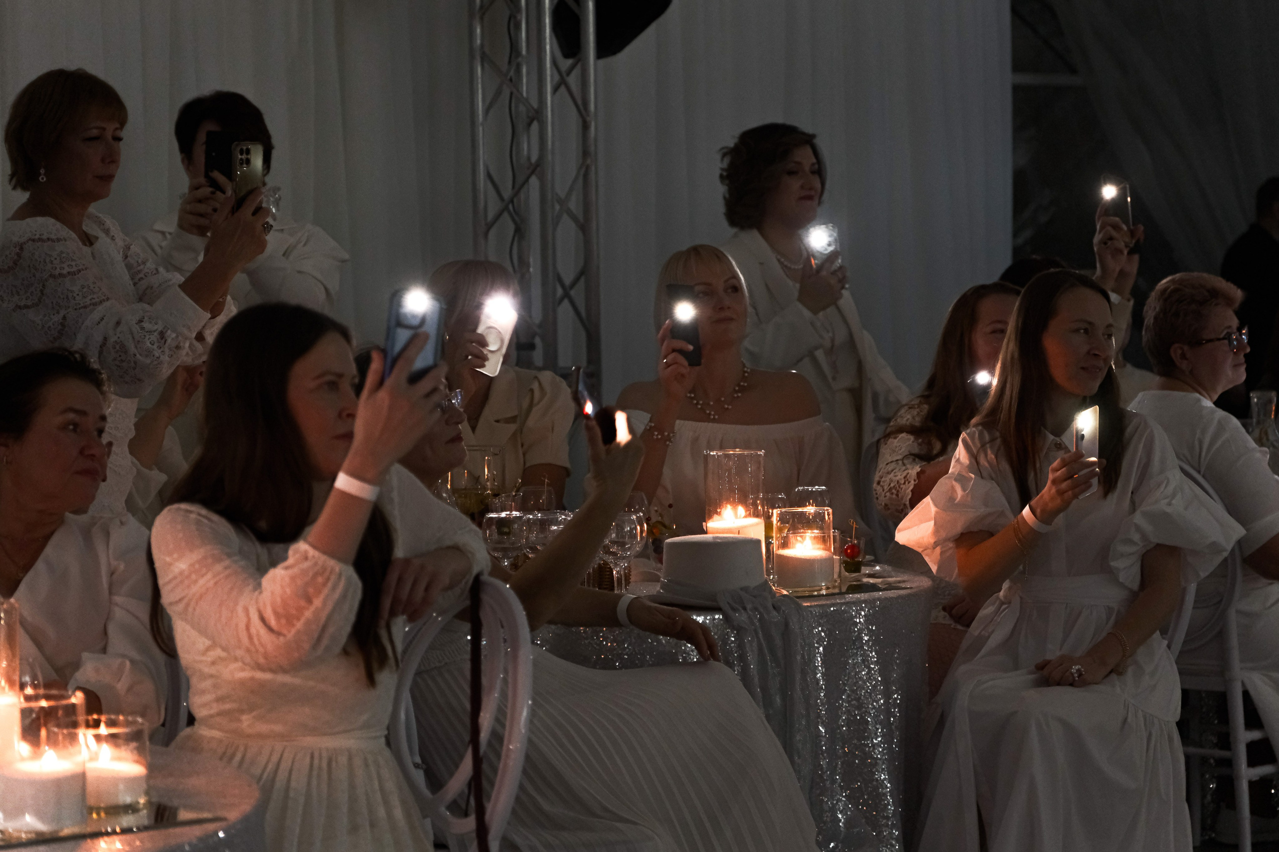 Завтрак в платьях. Главная