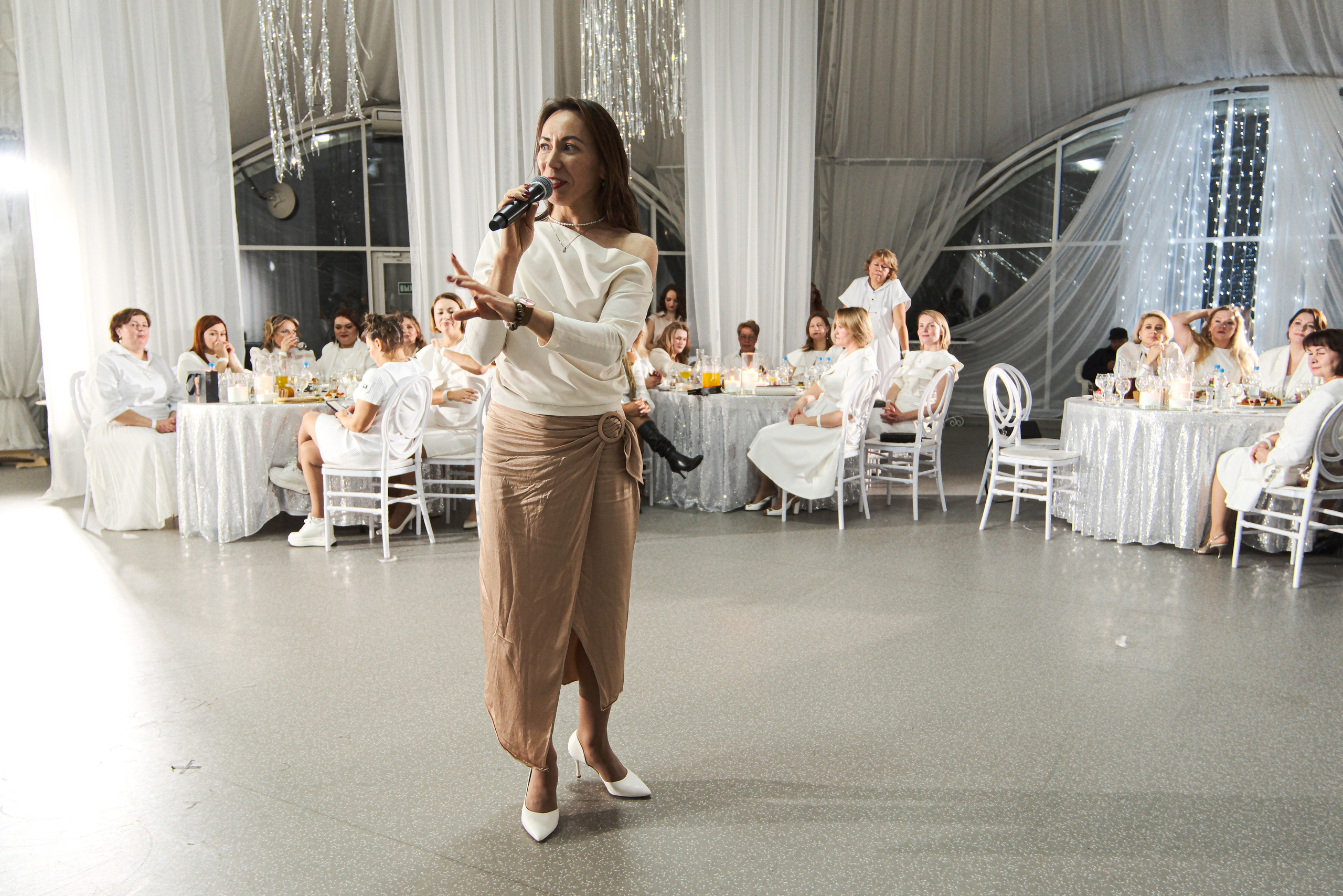 Завтрак в платьях. Главная