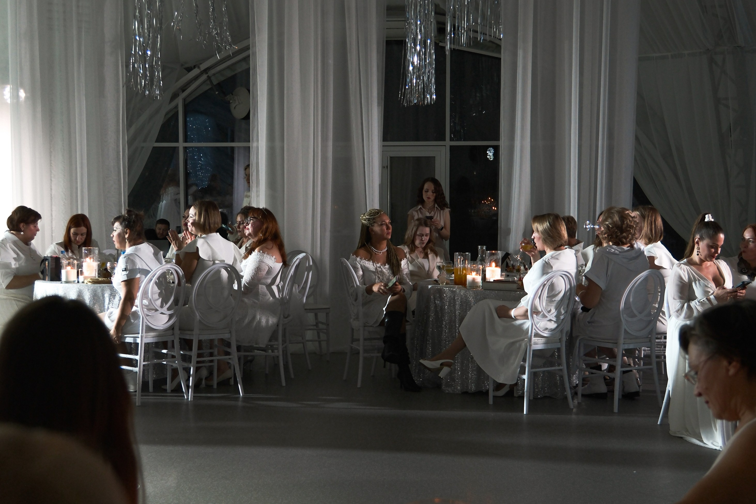 Завтрак в платьях. Главная