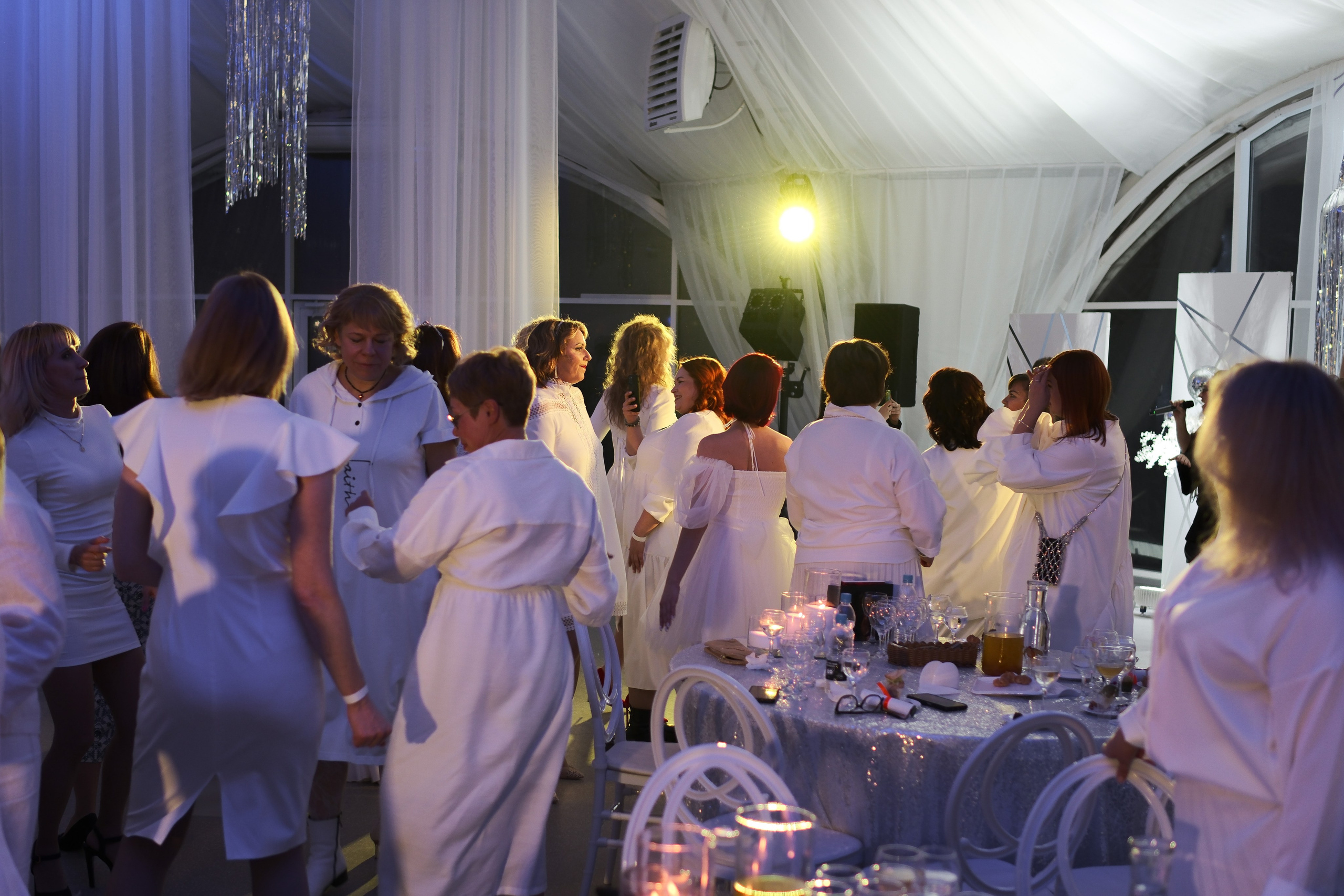 Завтрак в платьях. Главная