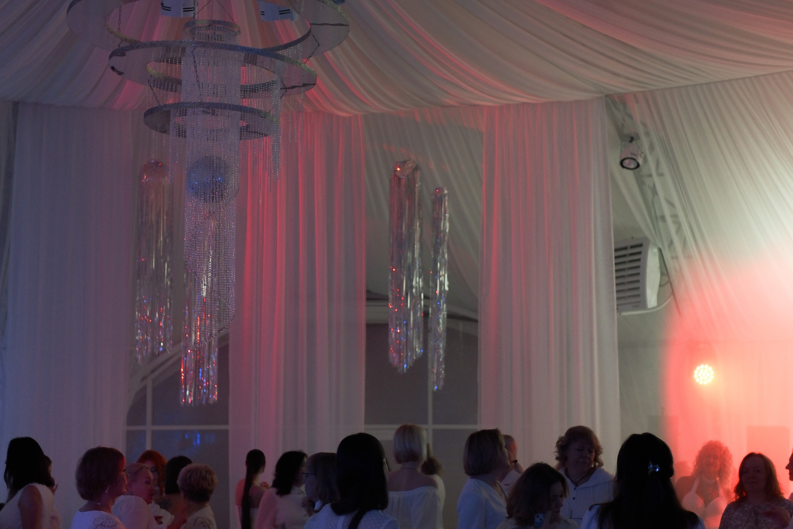 Завтрак в платьях. Главная