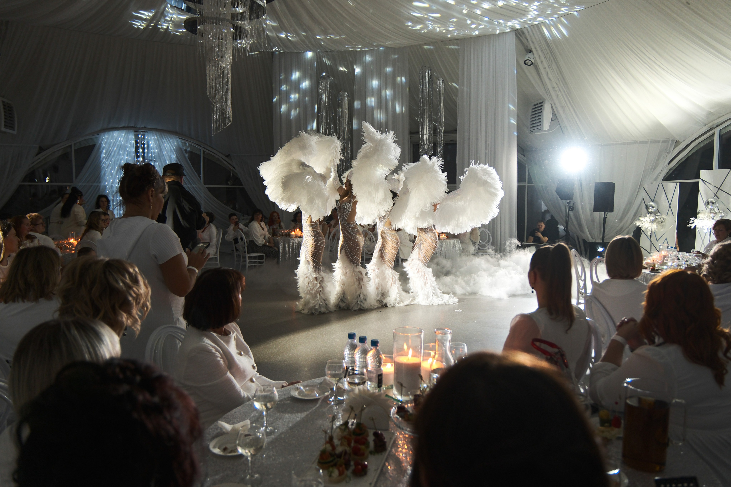 Завтрак в платьях. Главная