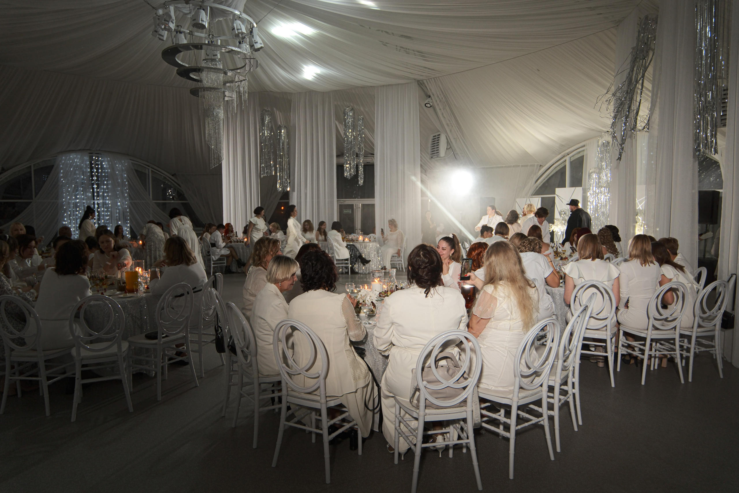 Завтрак в платьях. Главная