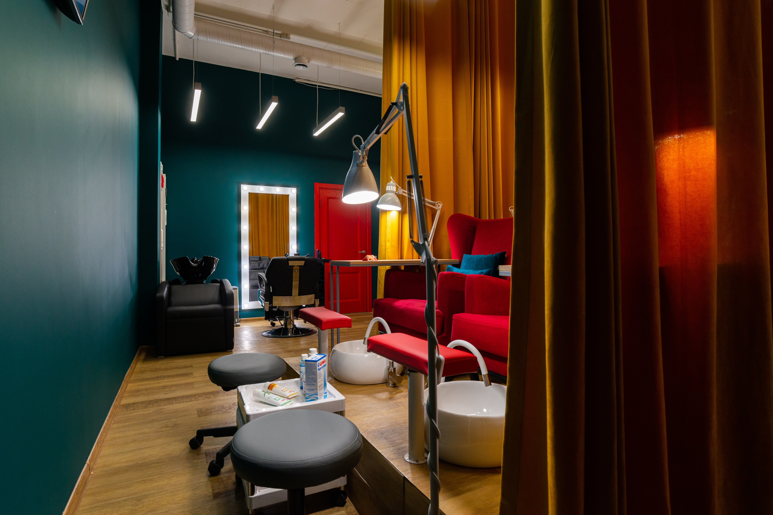 Интерьерная фотосъёмка салонов красоты Force Majeure