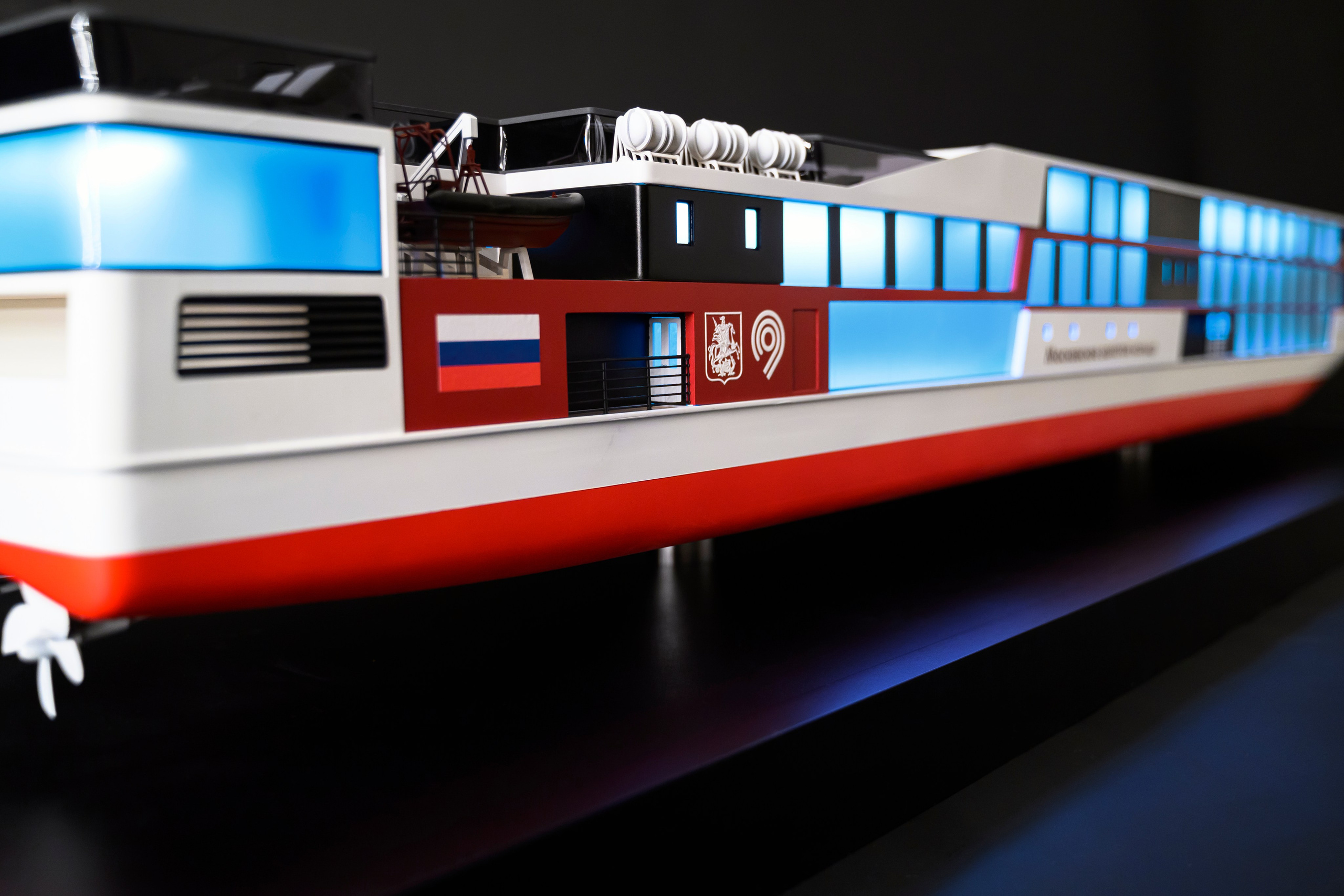 Круизное судно «Московское золотое кольцо» М1:40 Тираж 10шт. SmartMaket — профессиональная макетная мастерская в Москве