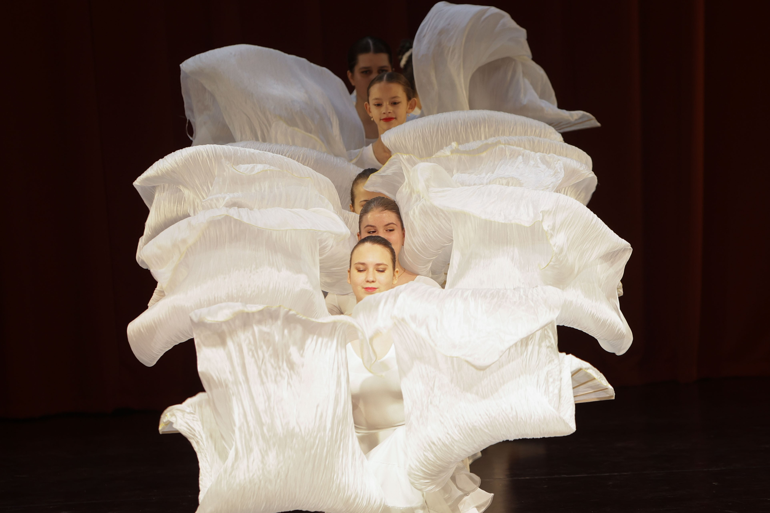 Танцы, театр, фестивали. Выпускные альбомы и школьный фотограф в Подольске, Троицке, Щербинке, Москве и Московской области