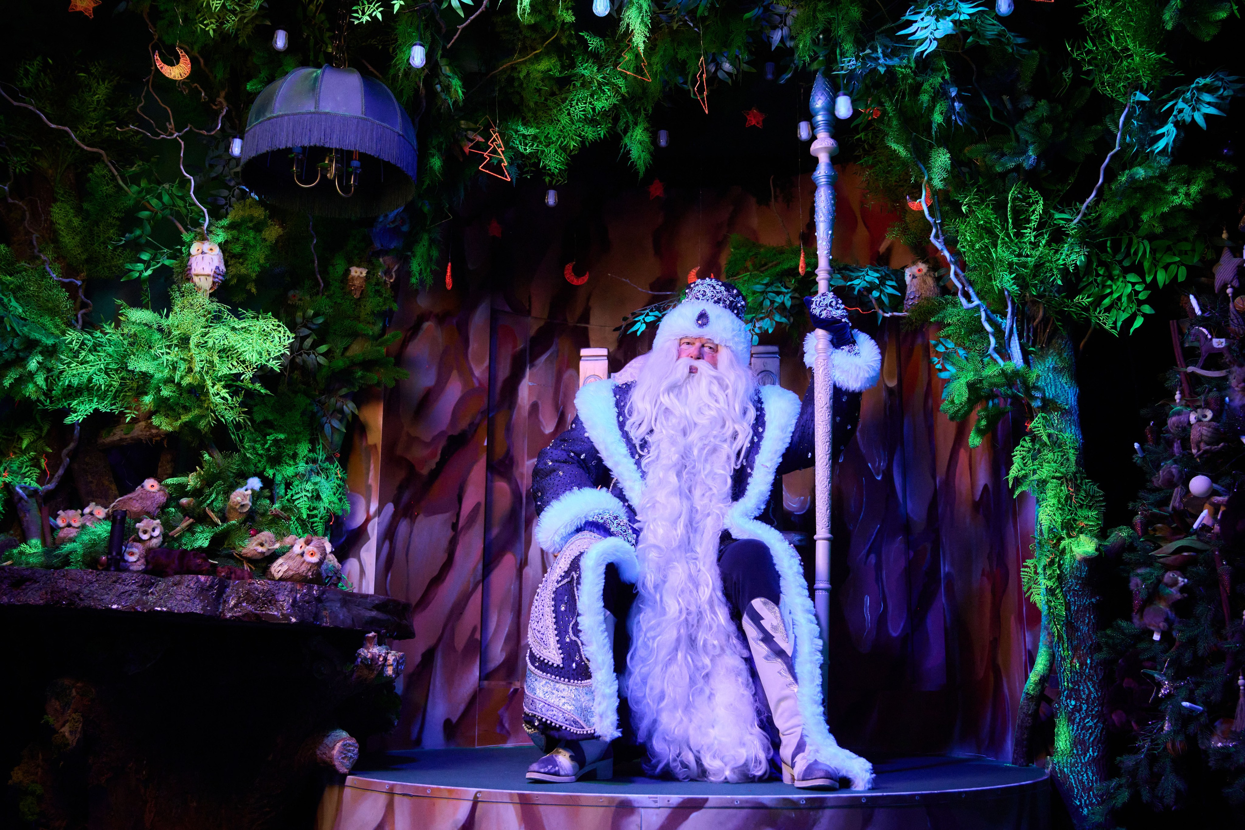 Дед Мороз в тереме Почты (для соцсетей)