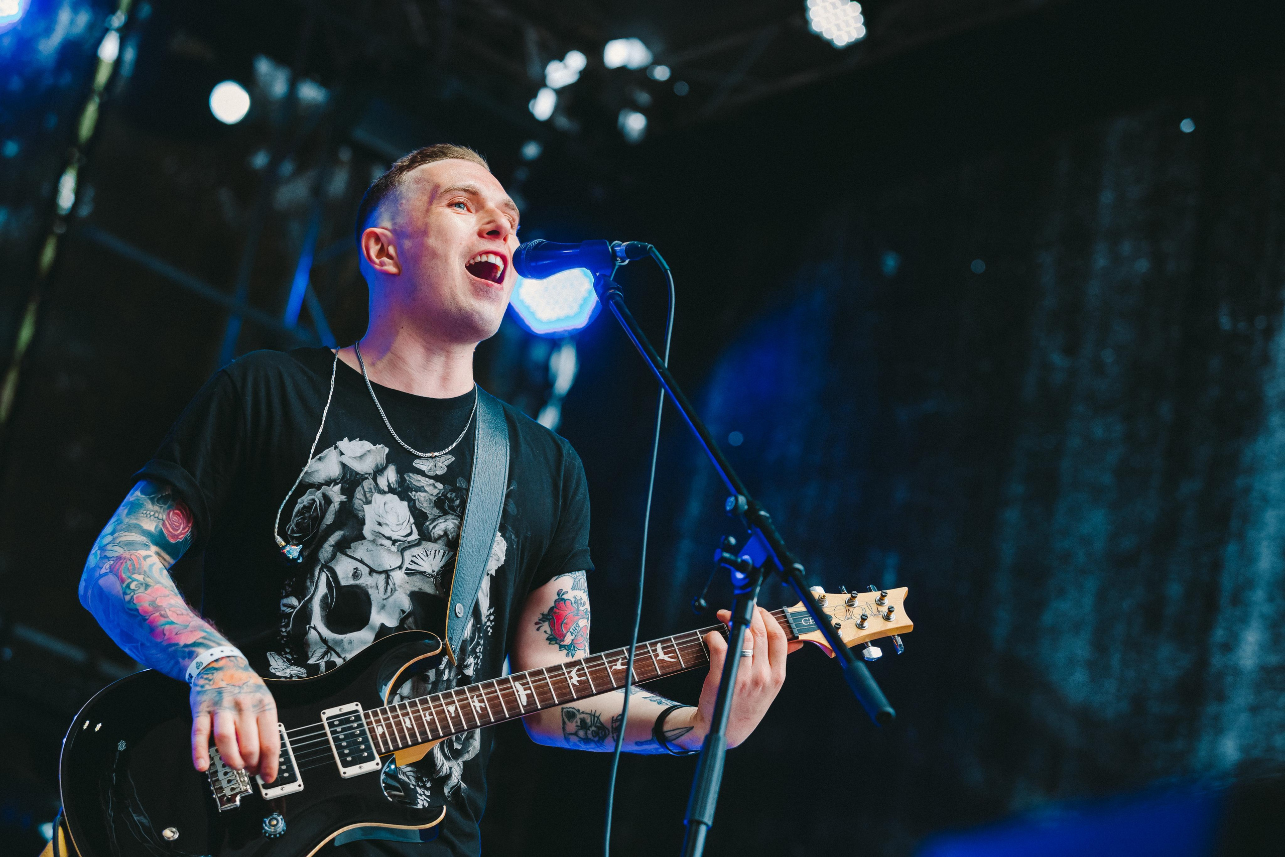 ЧЕТЫРЕ АПРЕЛЯ