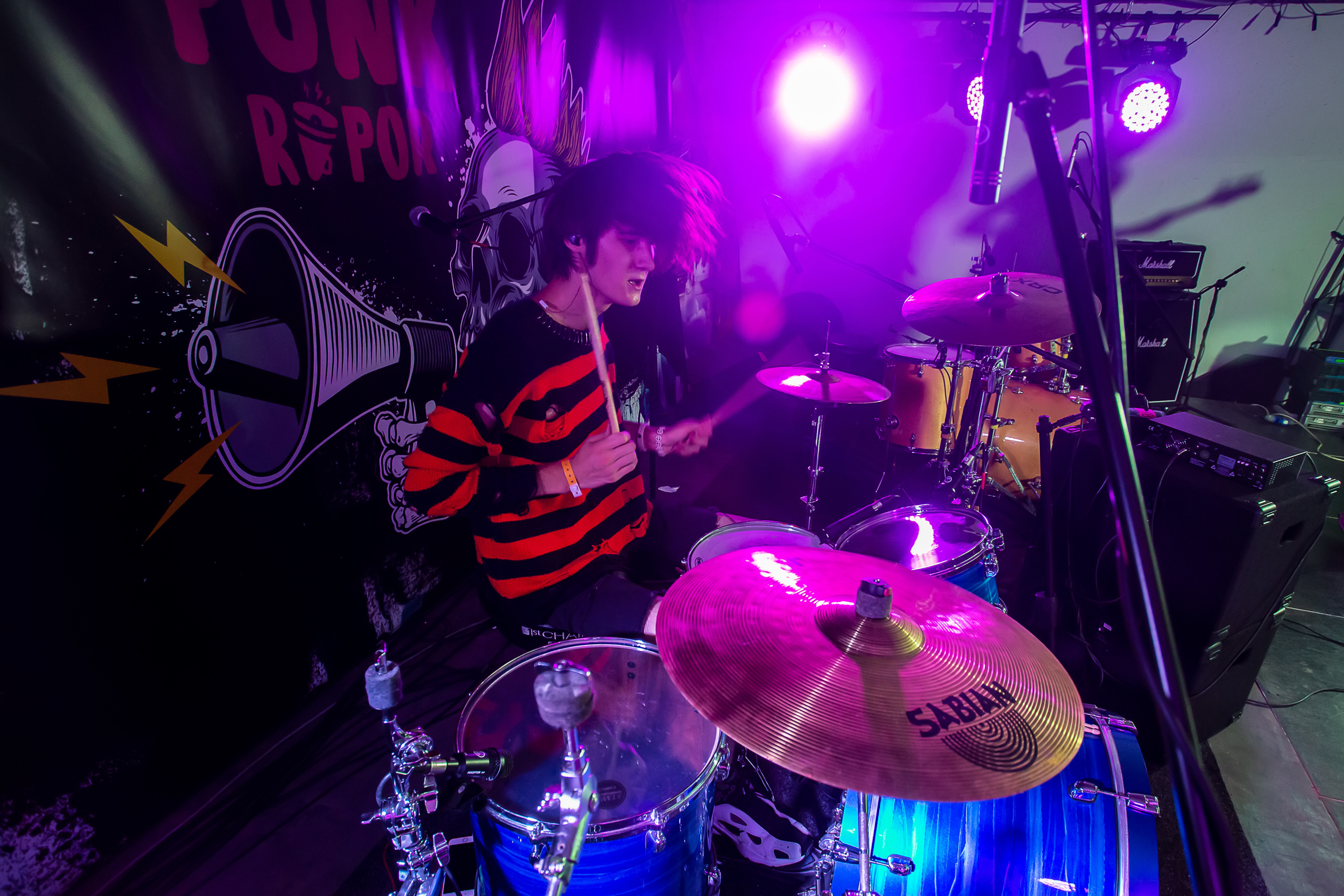 ПОСЛЕ ПРОЧТЕНИЯ СЖЕЧЬ (PUNK RUPOR)