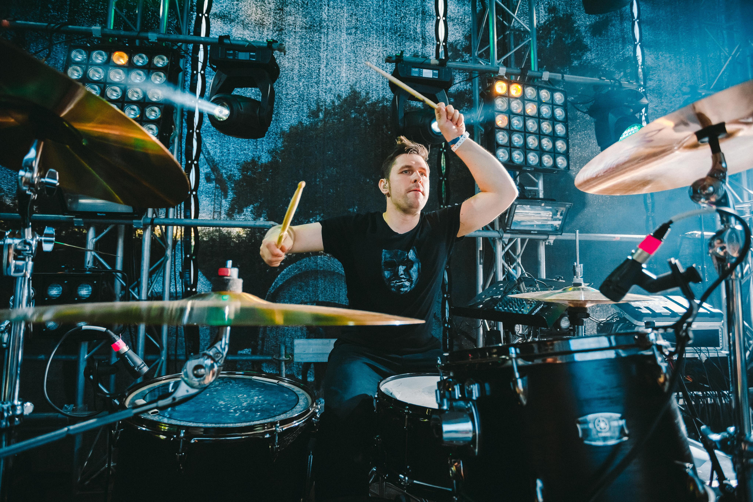 ТЕНИ СВОБОДЫ