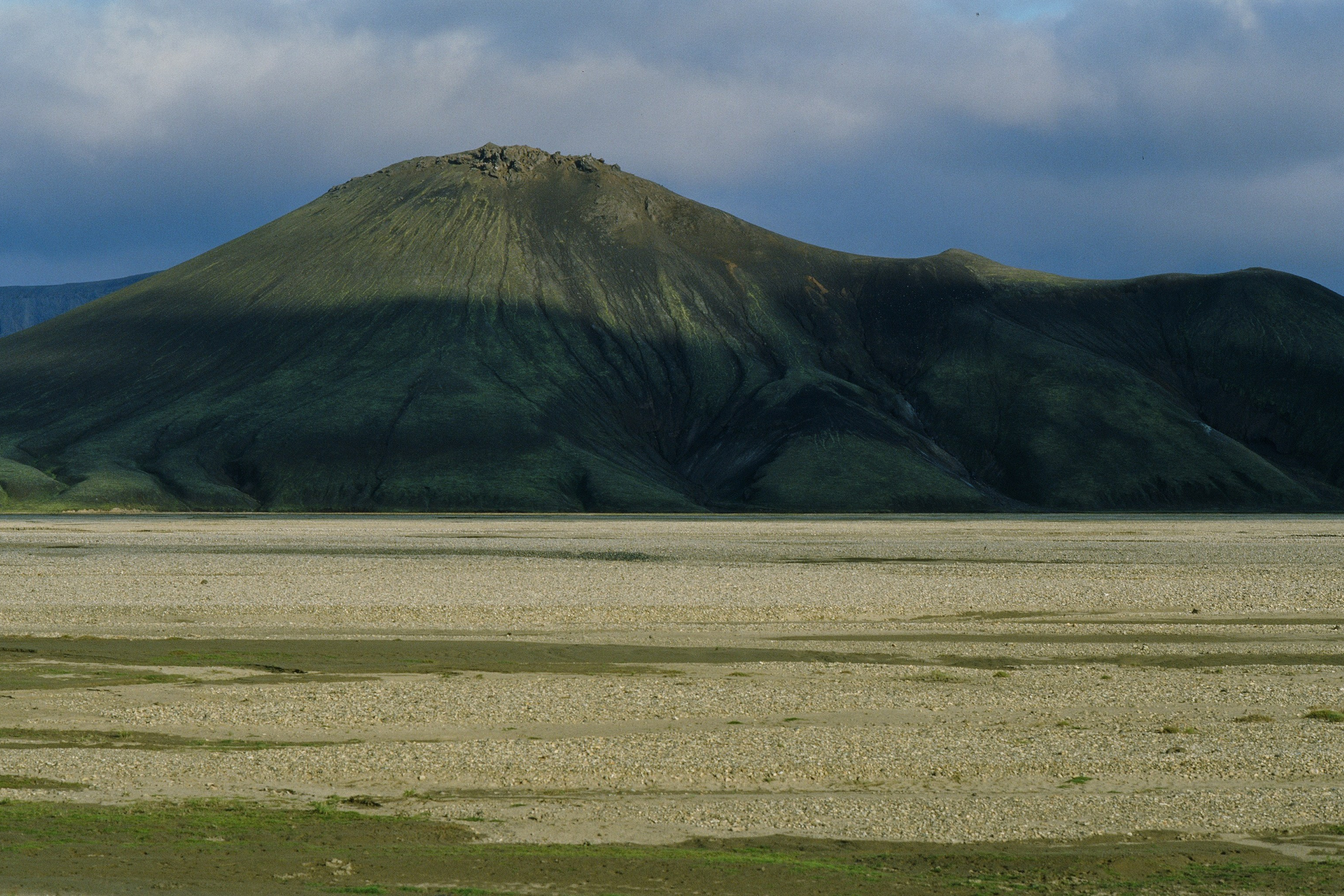 human // iceland, f225 IV