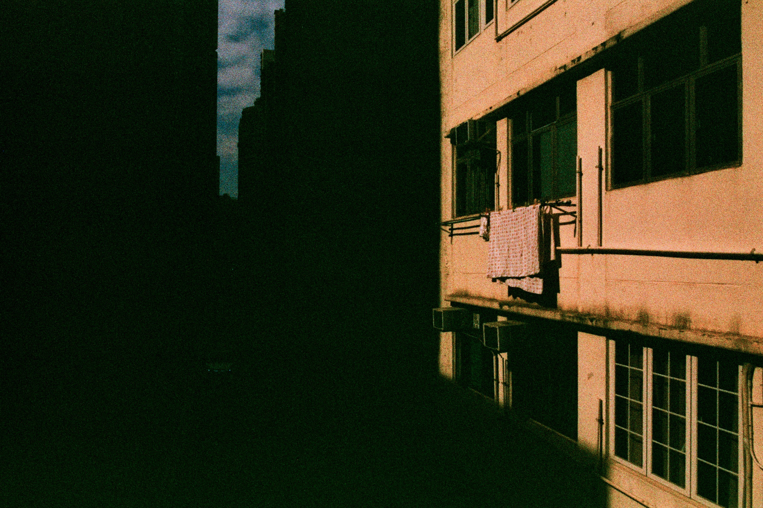 climbing up the walls // hong kong II