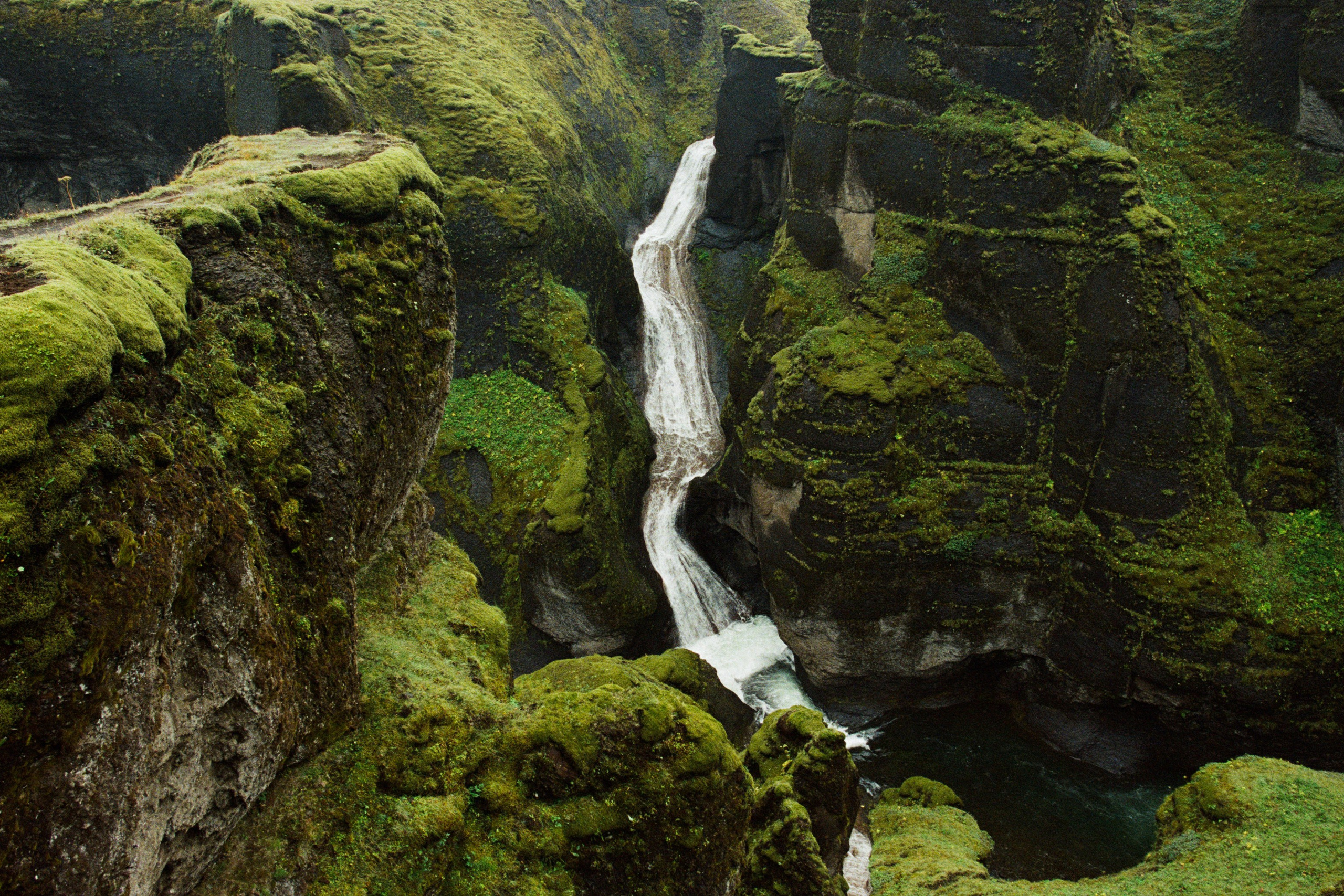 i of the storm // iceland, fjaðrárgljúfur