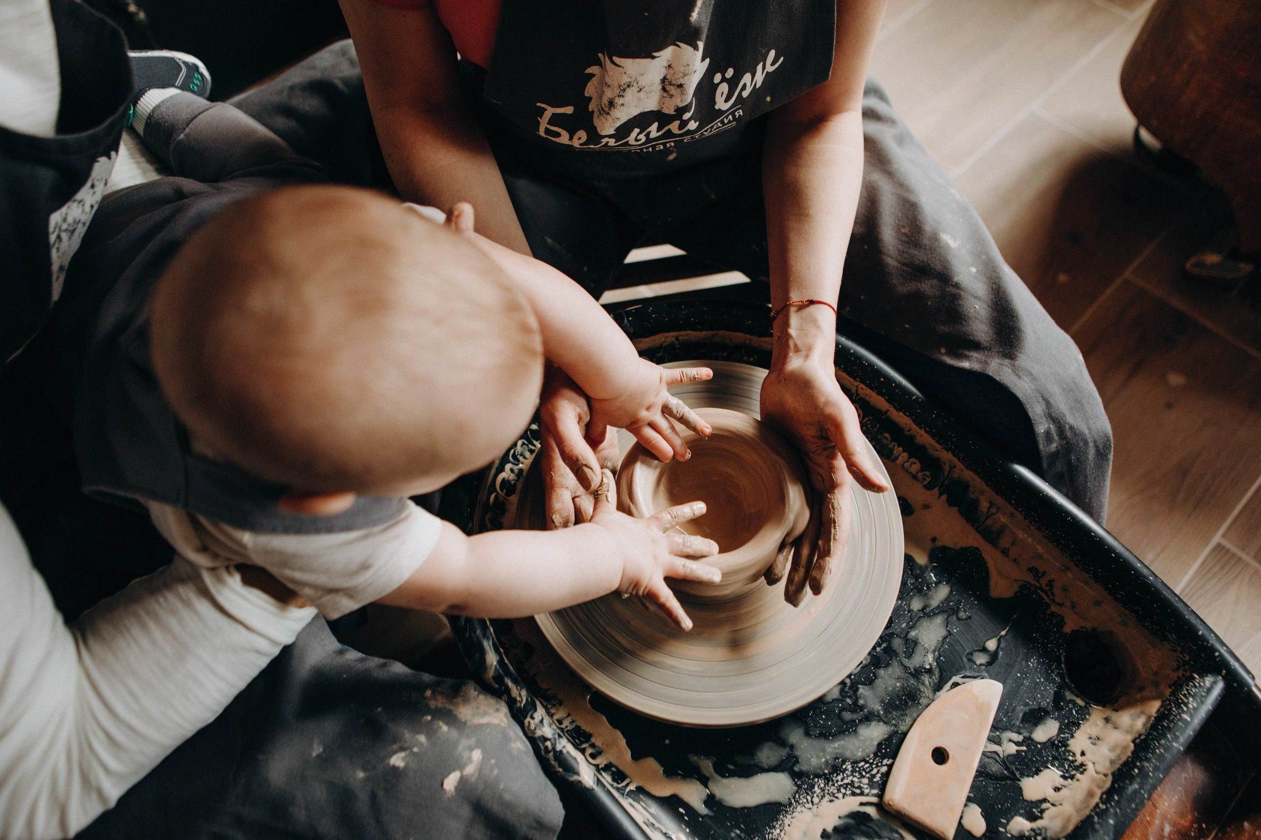 Рука об руку