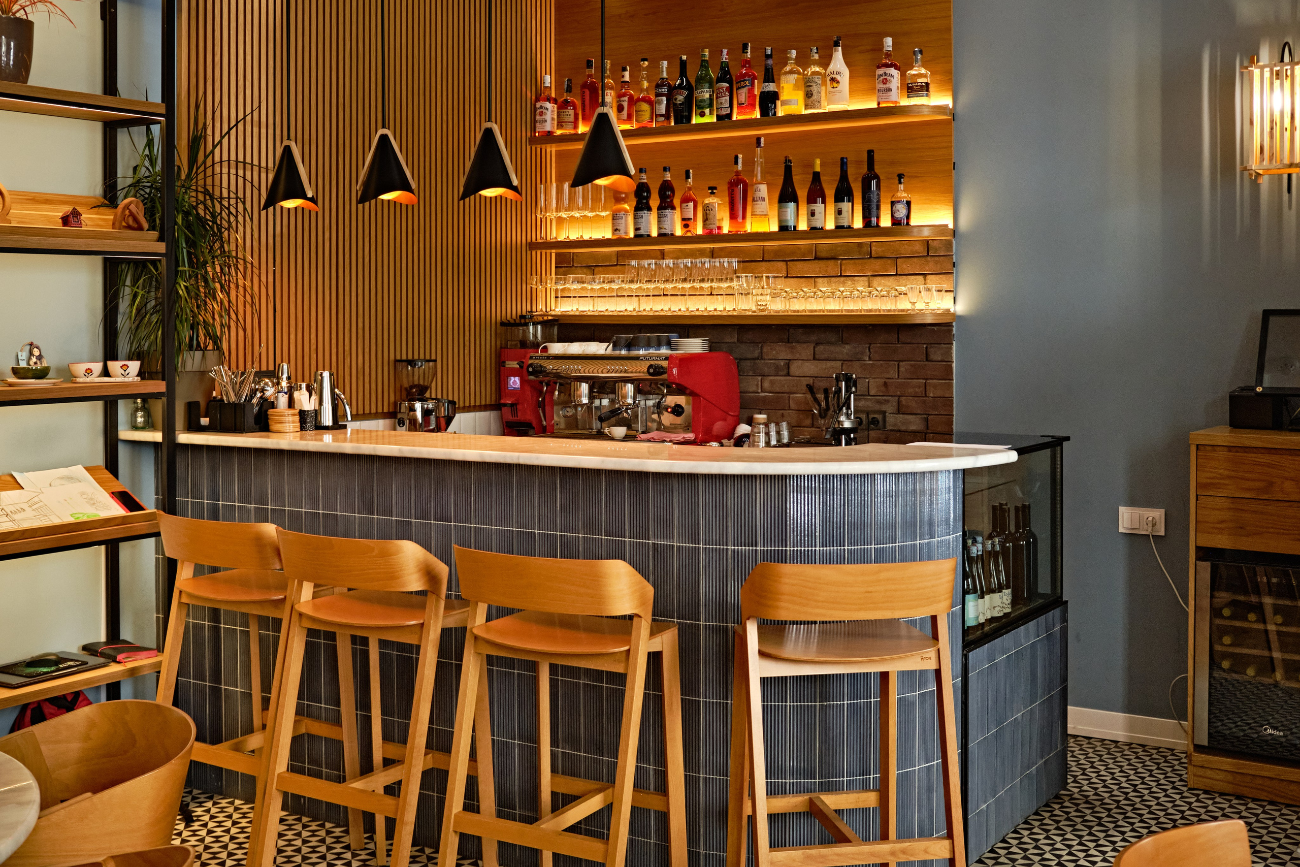 ფელამუში Pelamushi