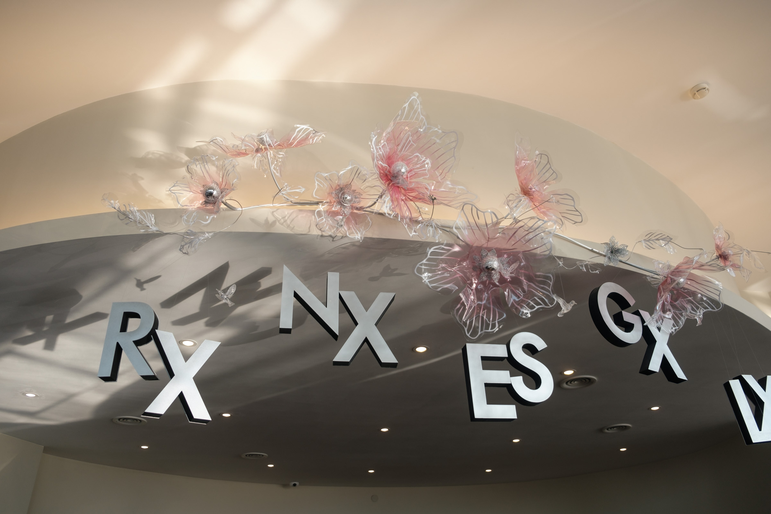 Салон Lexus — декор LOOK in DEKOR