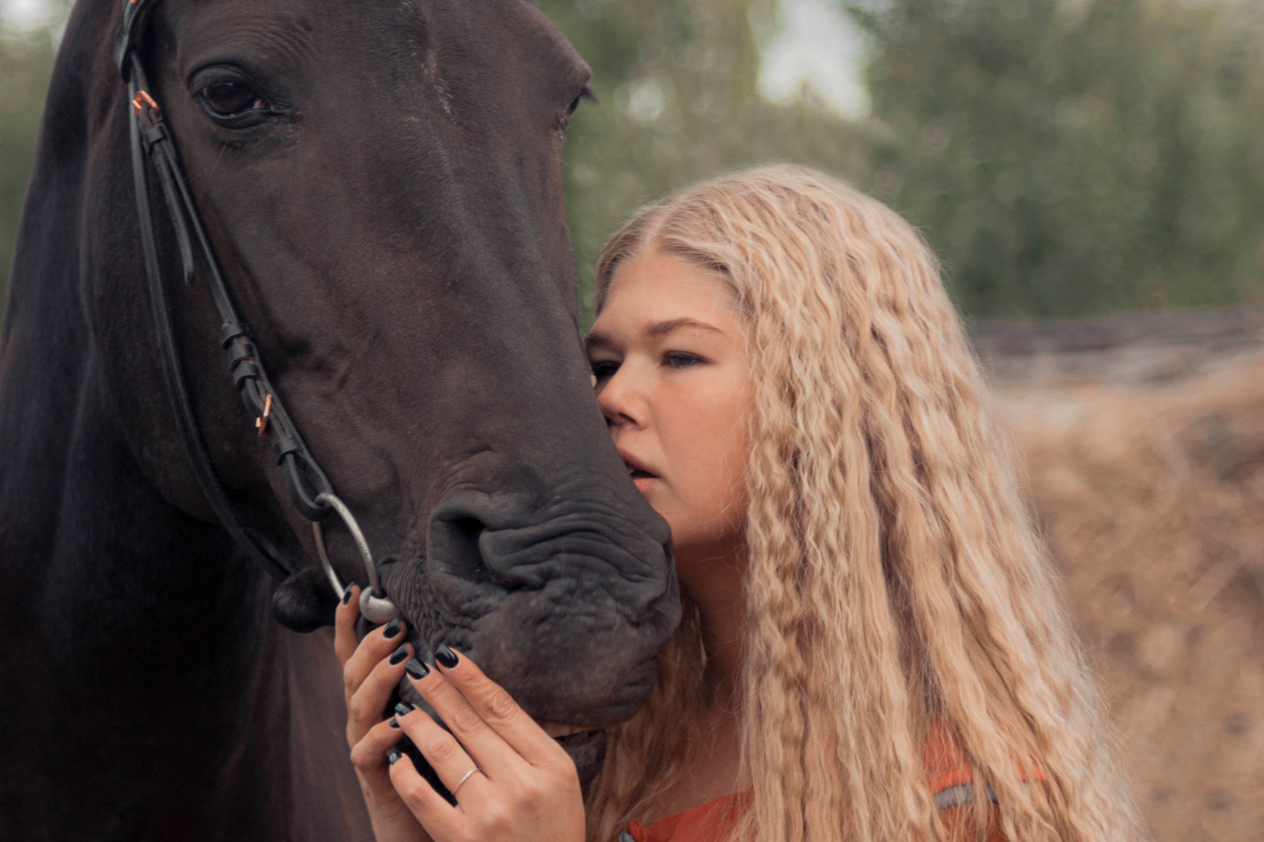 Оля и ее лошадь Зара