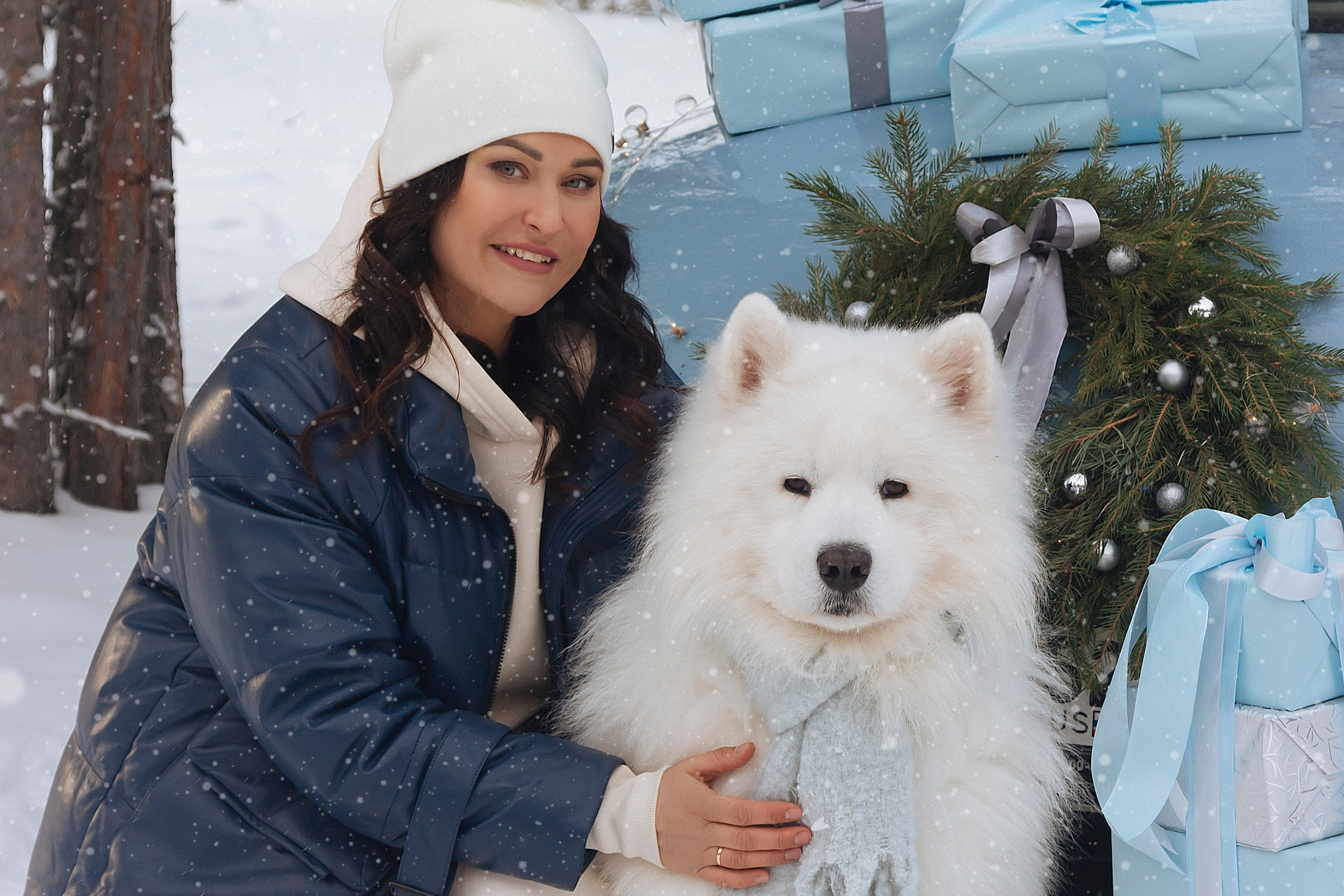 Новогодний голубой жук