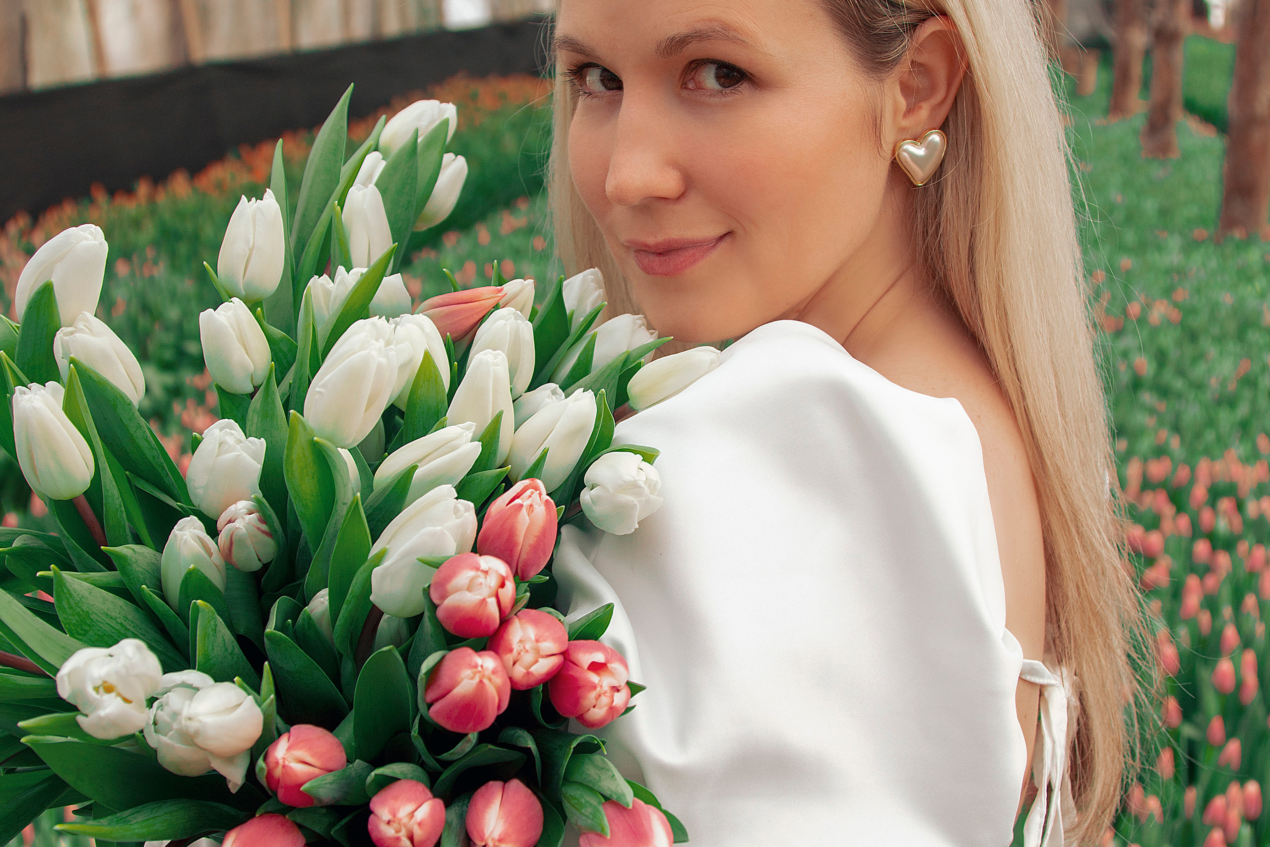 Света в тюльпанах