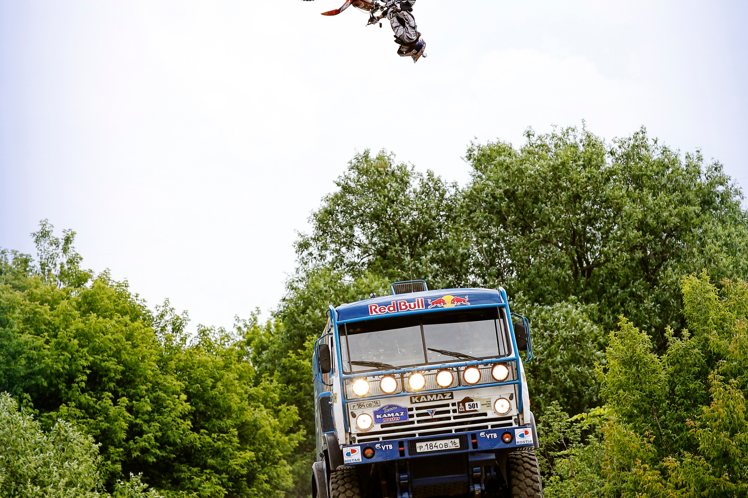 Jump over a flying KAMAZ