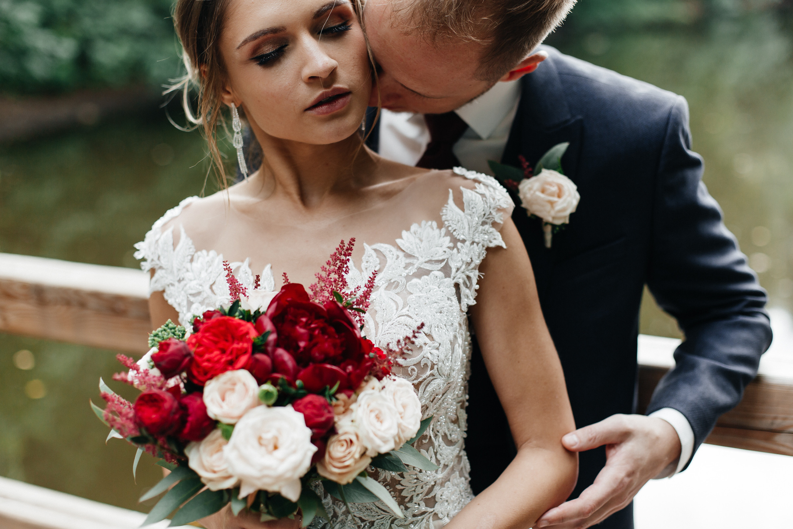 Нашепчи мне самых нежных глупостей, засмеюсь, уткнусь в твоё плечо