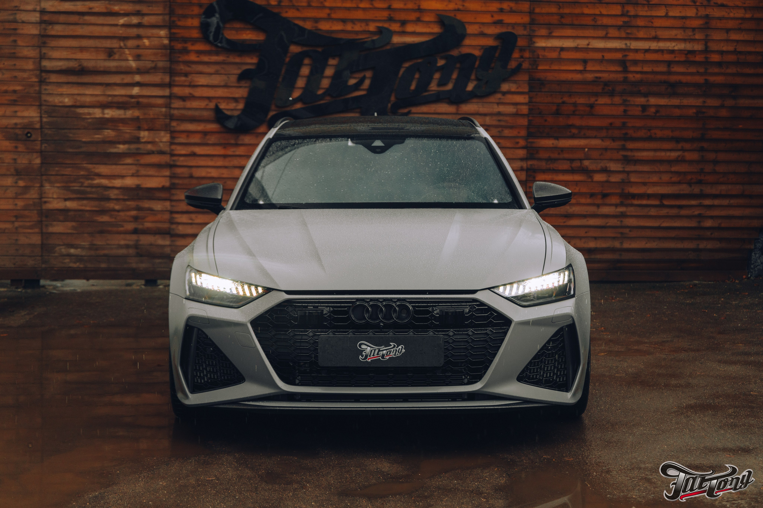 Audi RS6 снятие старой шумоизоляции и нанесение новой