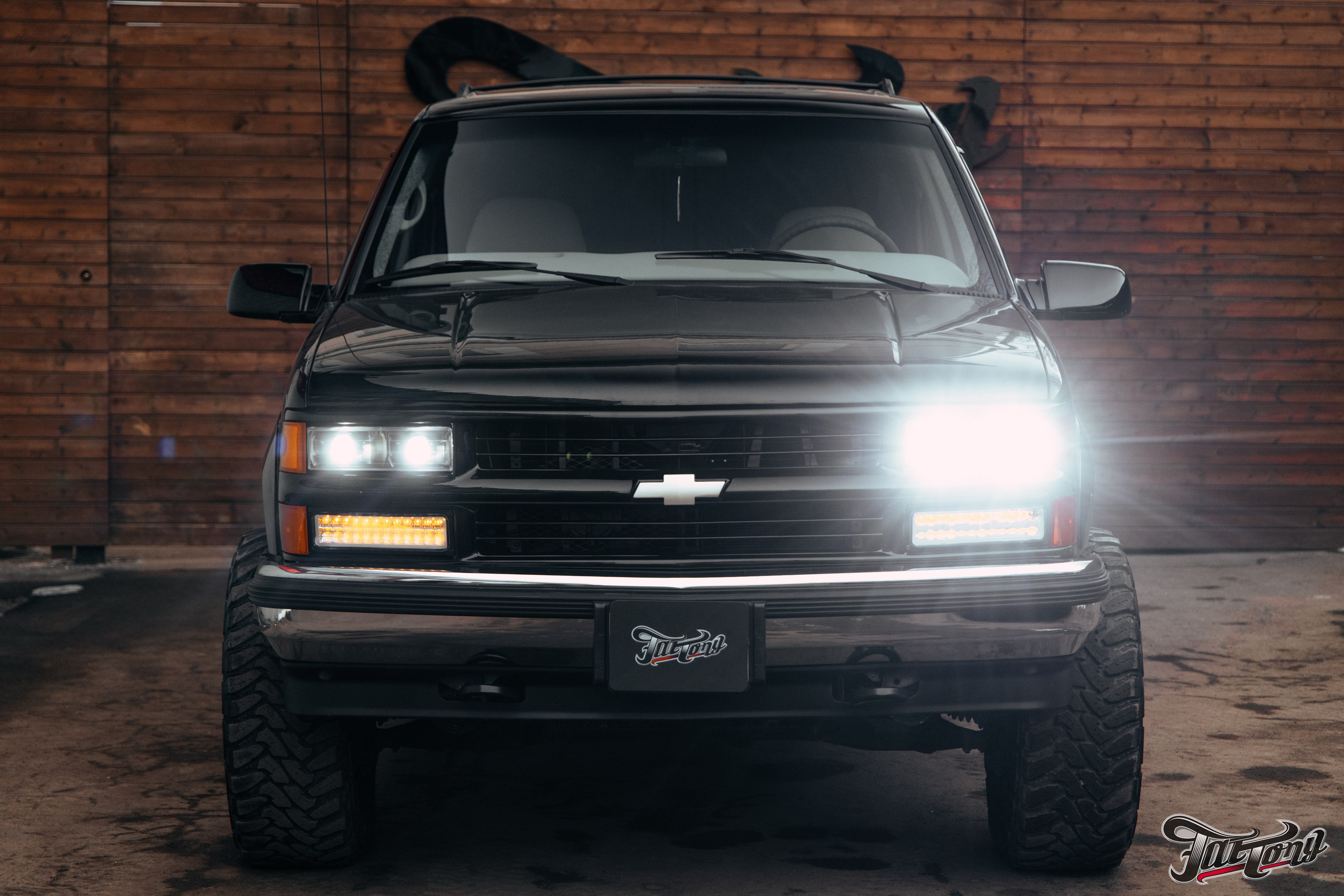 Chevrolet Tahoe I ремонт по кузову и окрас, пошив салона