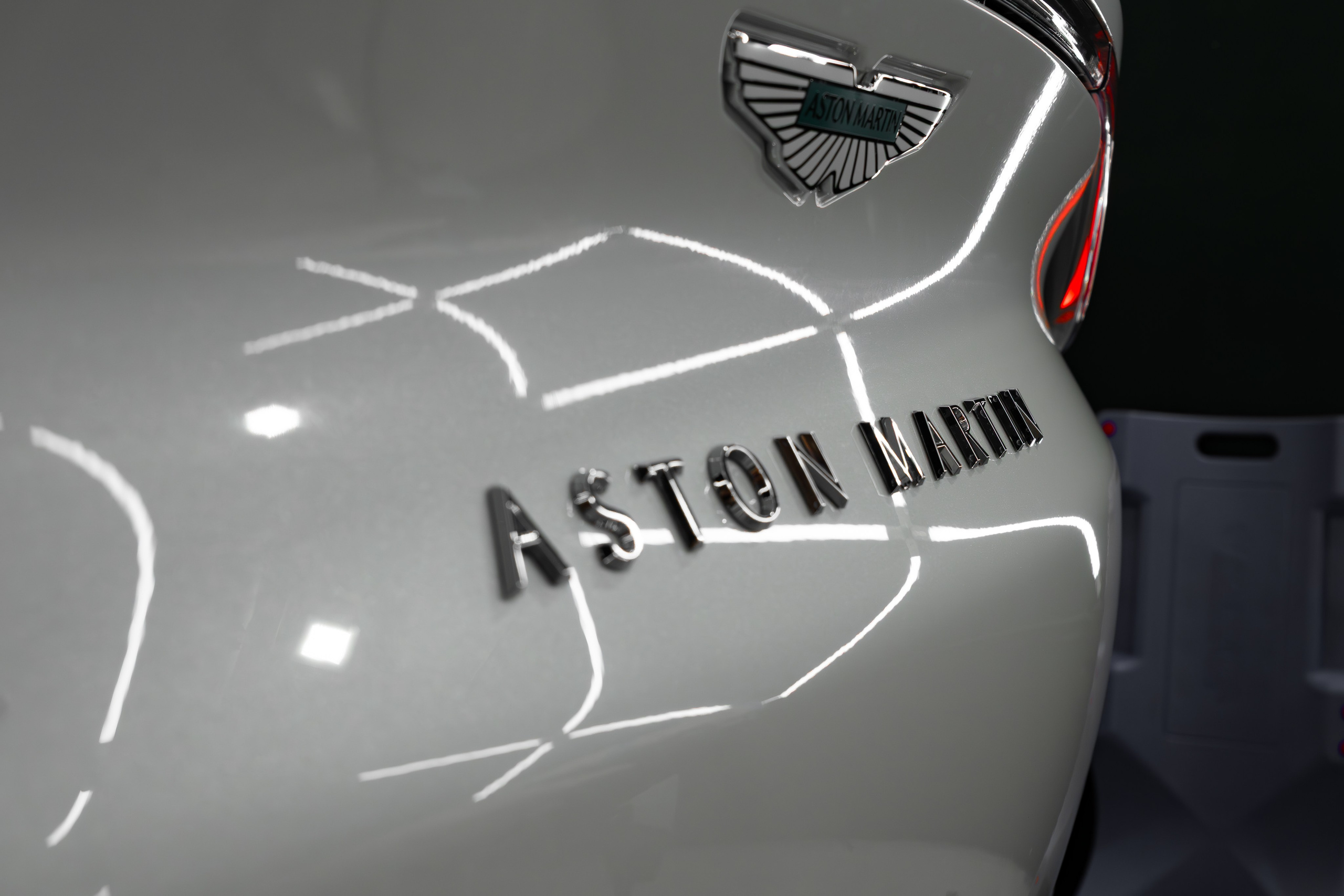 Aston Martin DBX