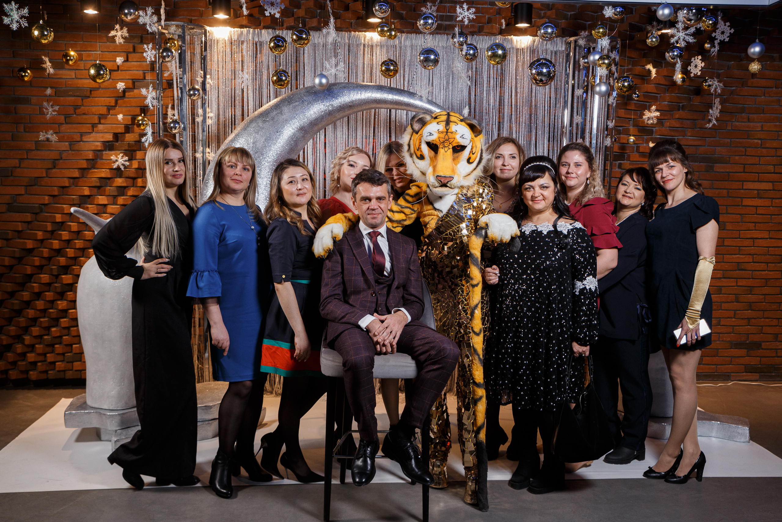 Адресат. НГ корпоратив