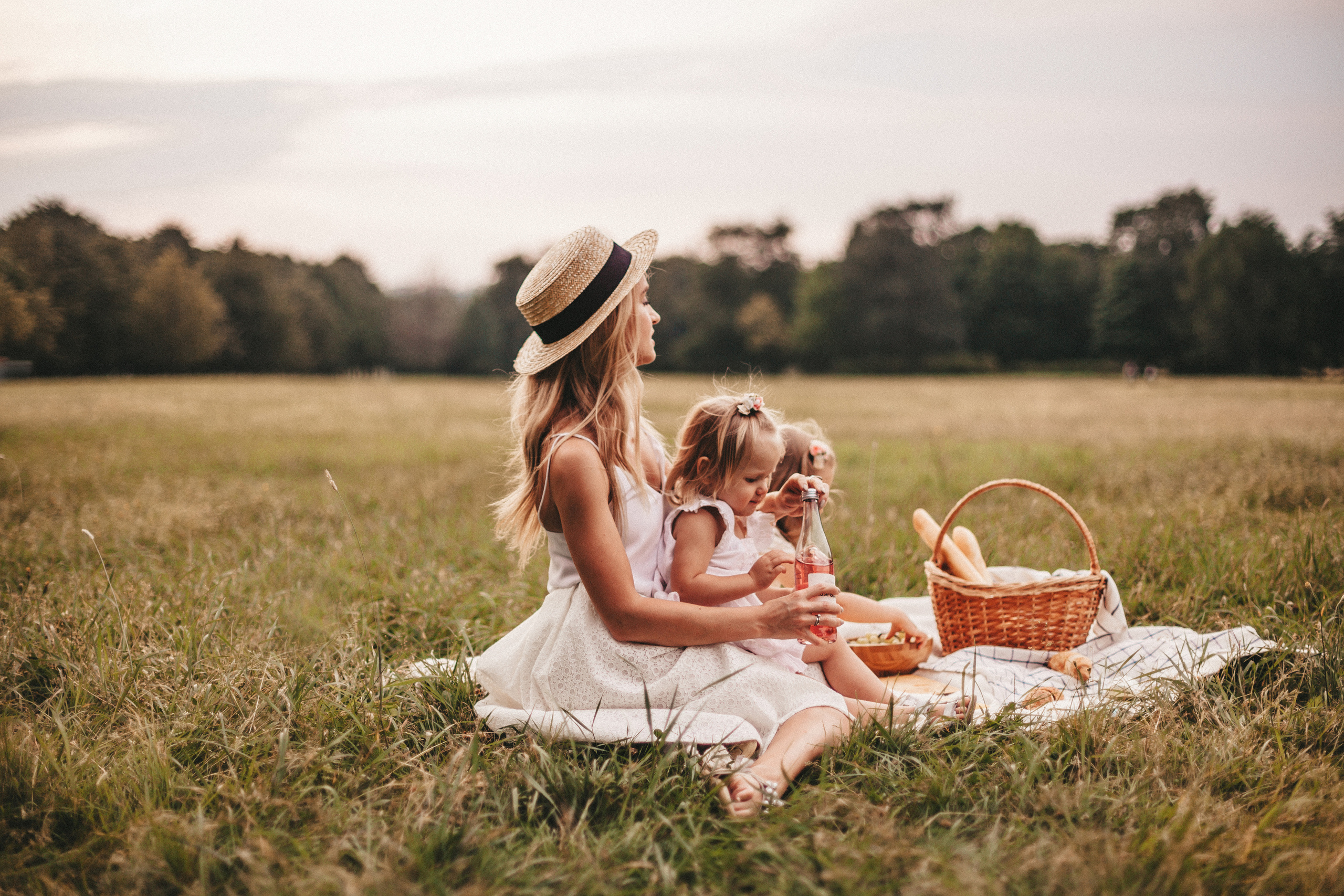 Прогулка с дочками