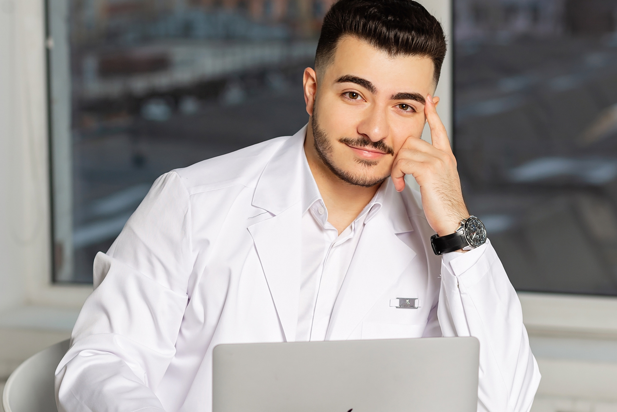 Грант Григорян, пластический хирург