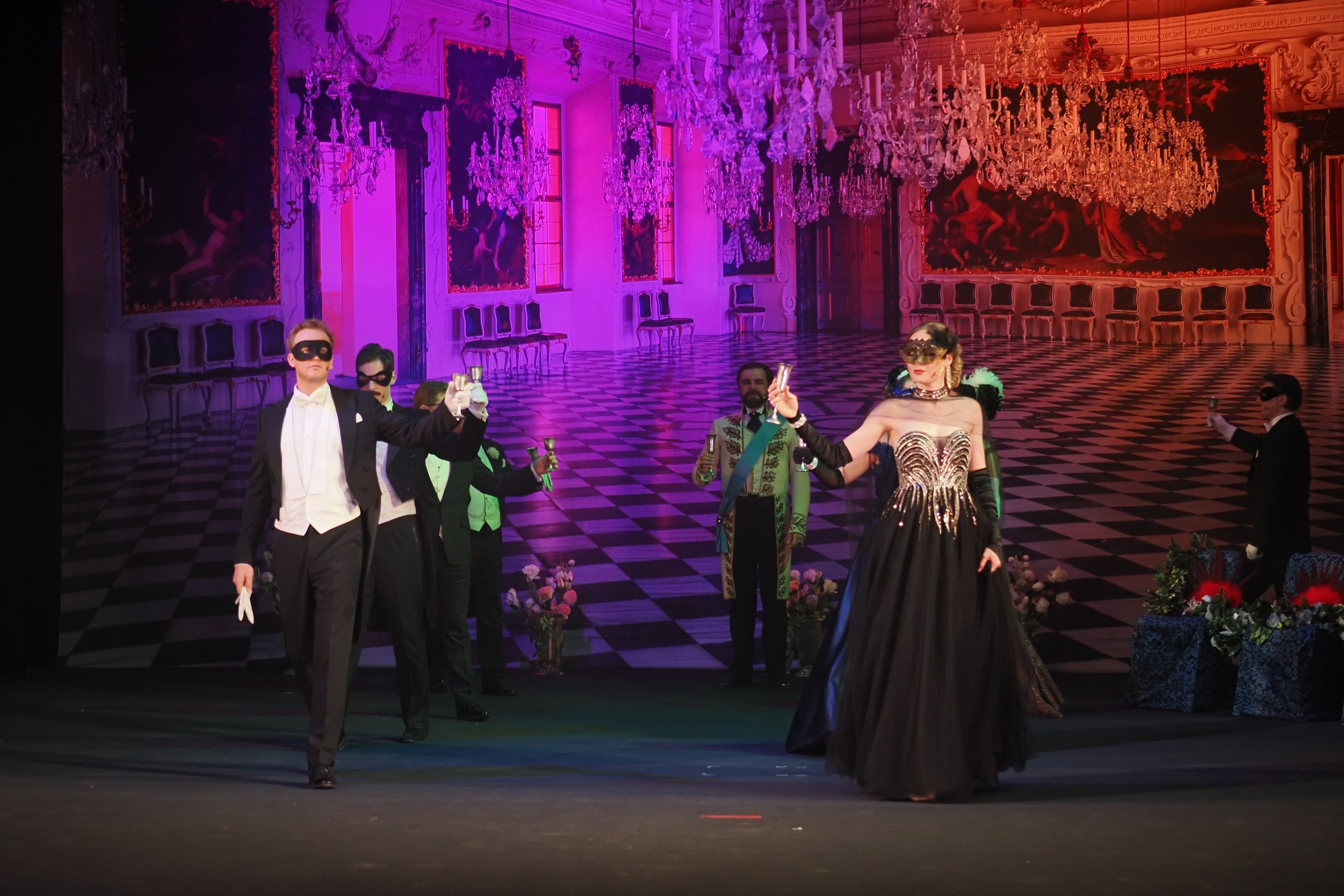 «БУФФ-ПАРАДИЗ» Летучая мышь (в Нск)