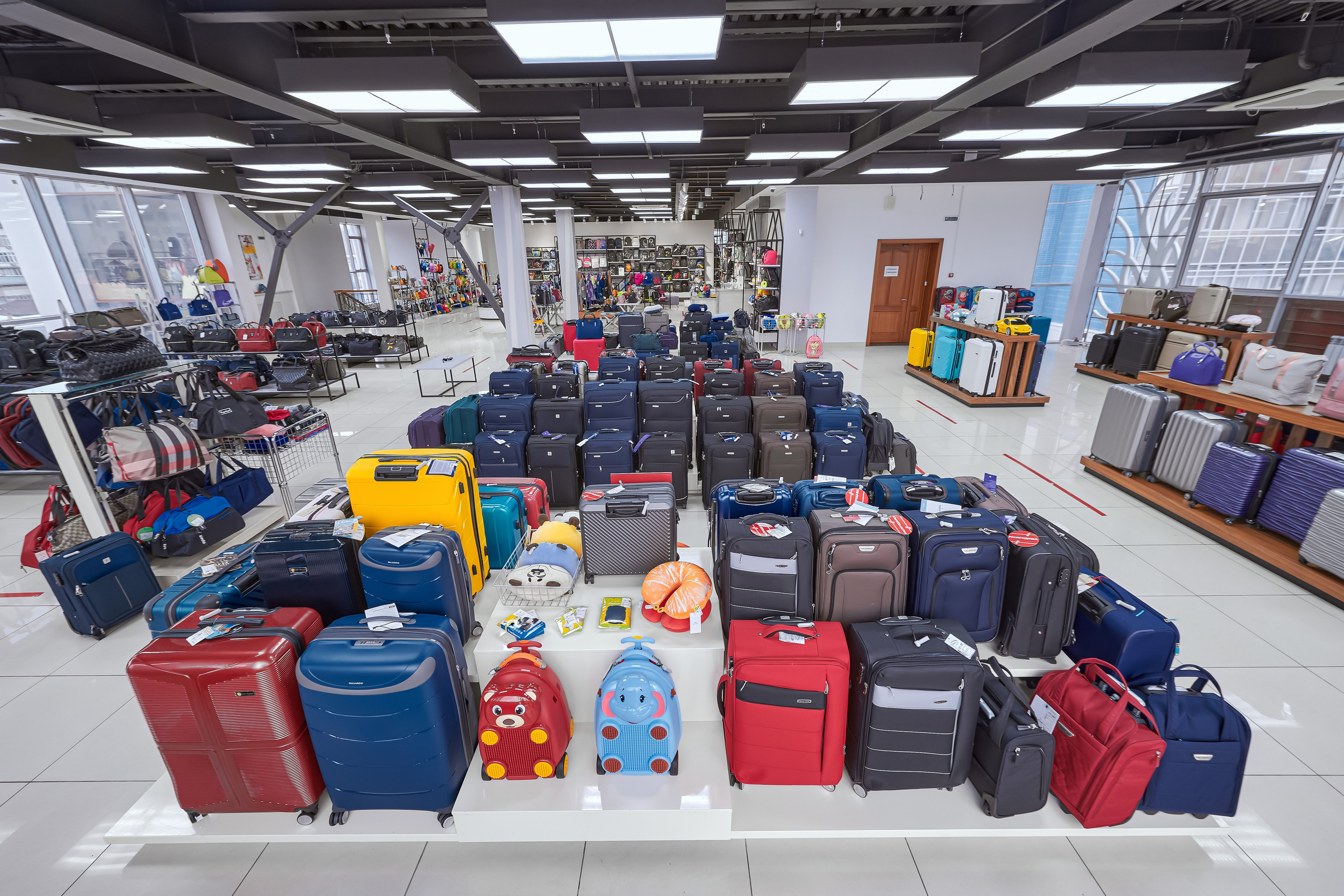 Мир сумок — Левый берег