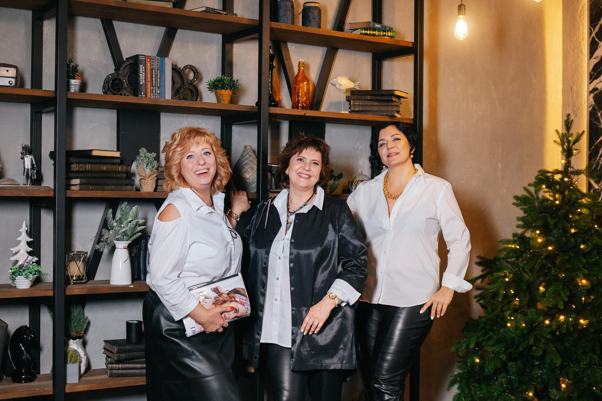 Три подруги