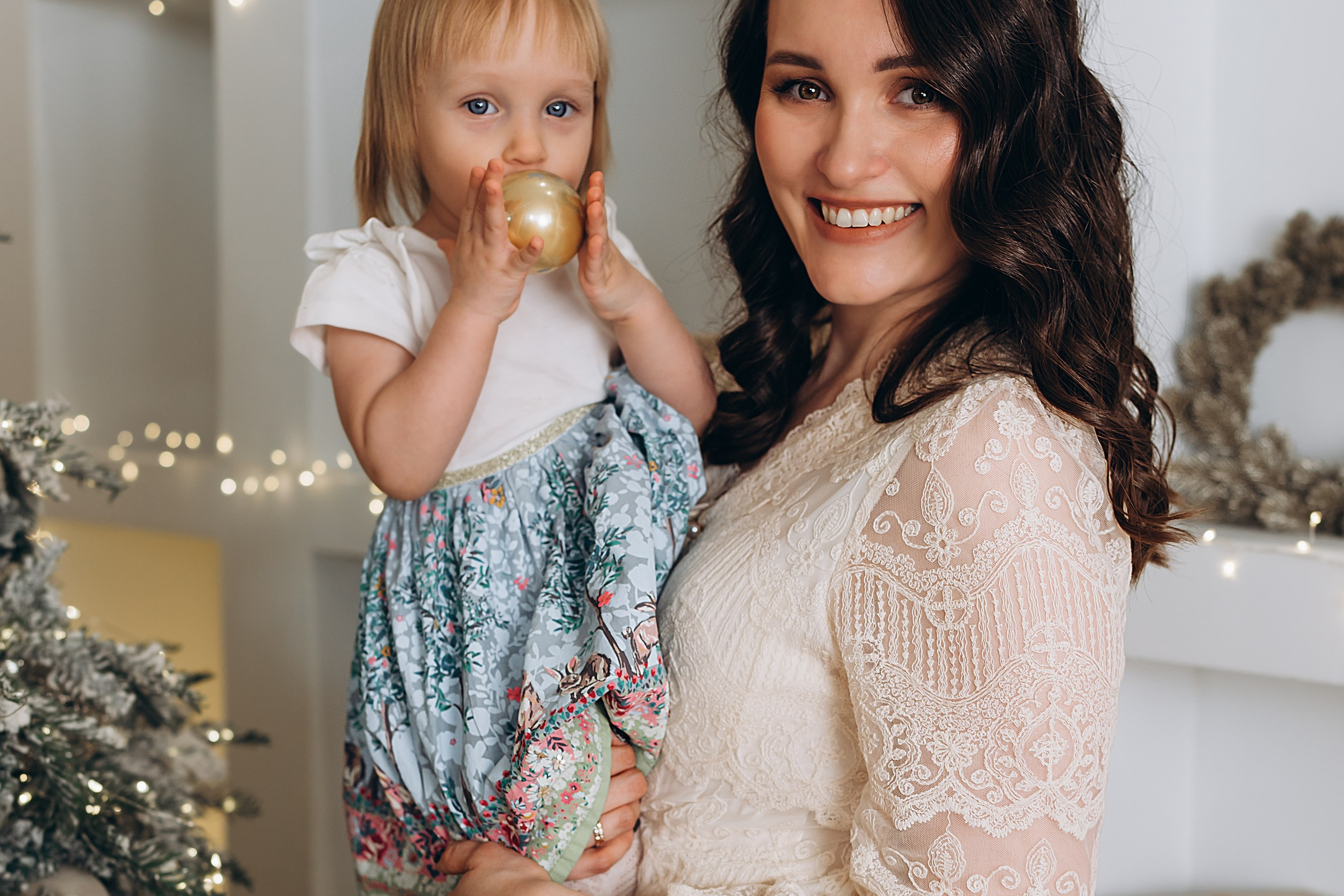 Андрей и&nbsp;Елена с&nbsp;двойняшками-непоседами