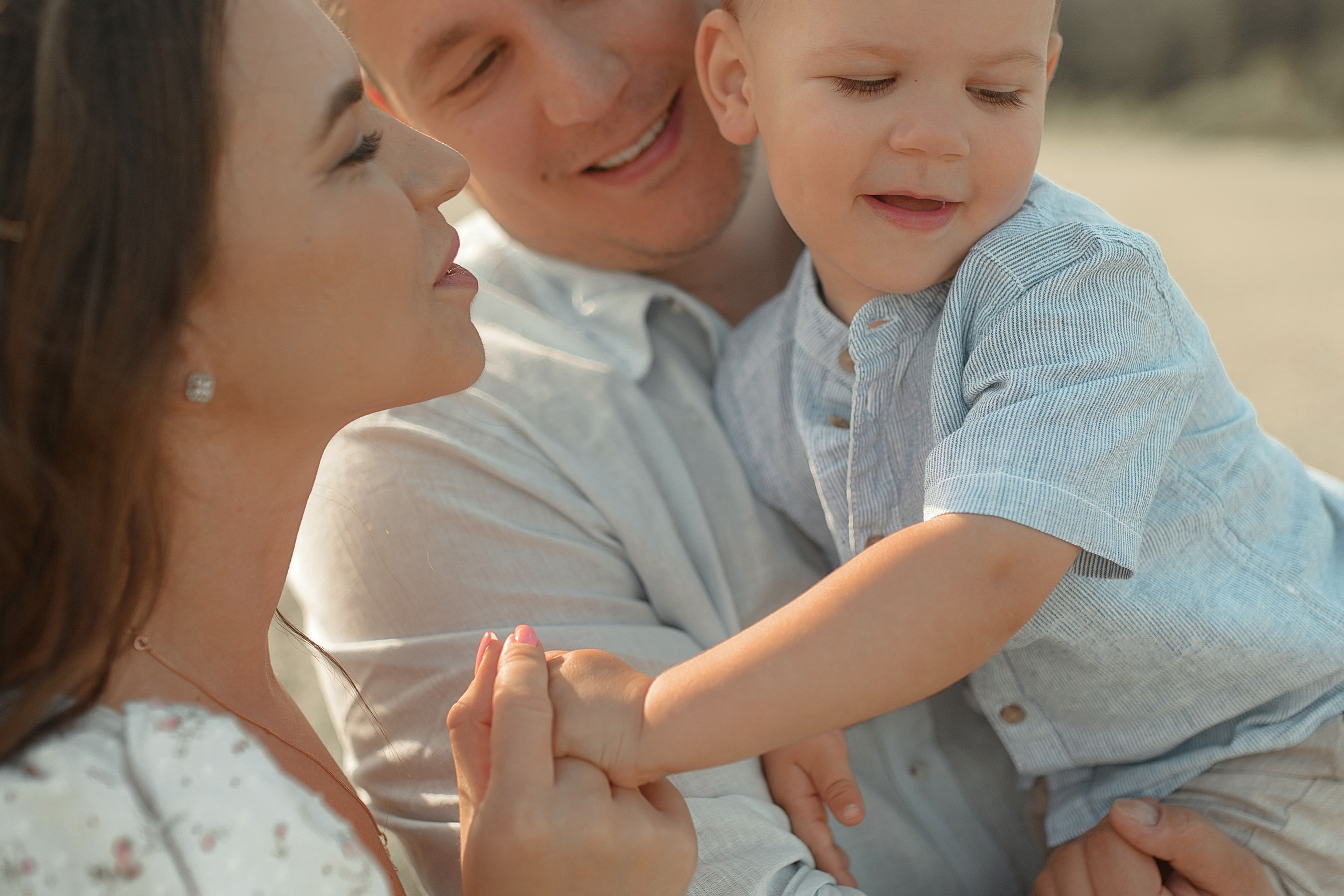 Семейная фотосъёмка в поле