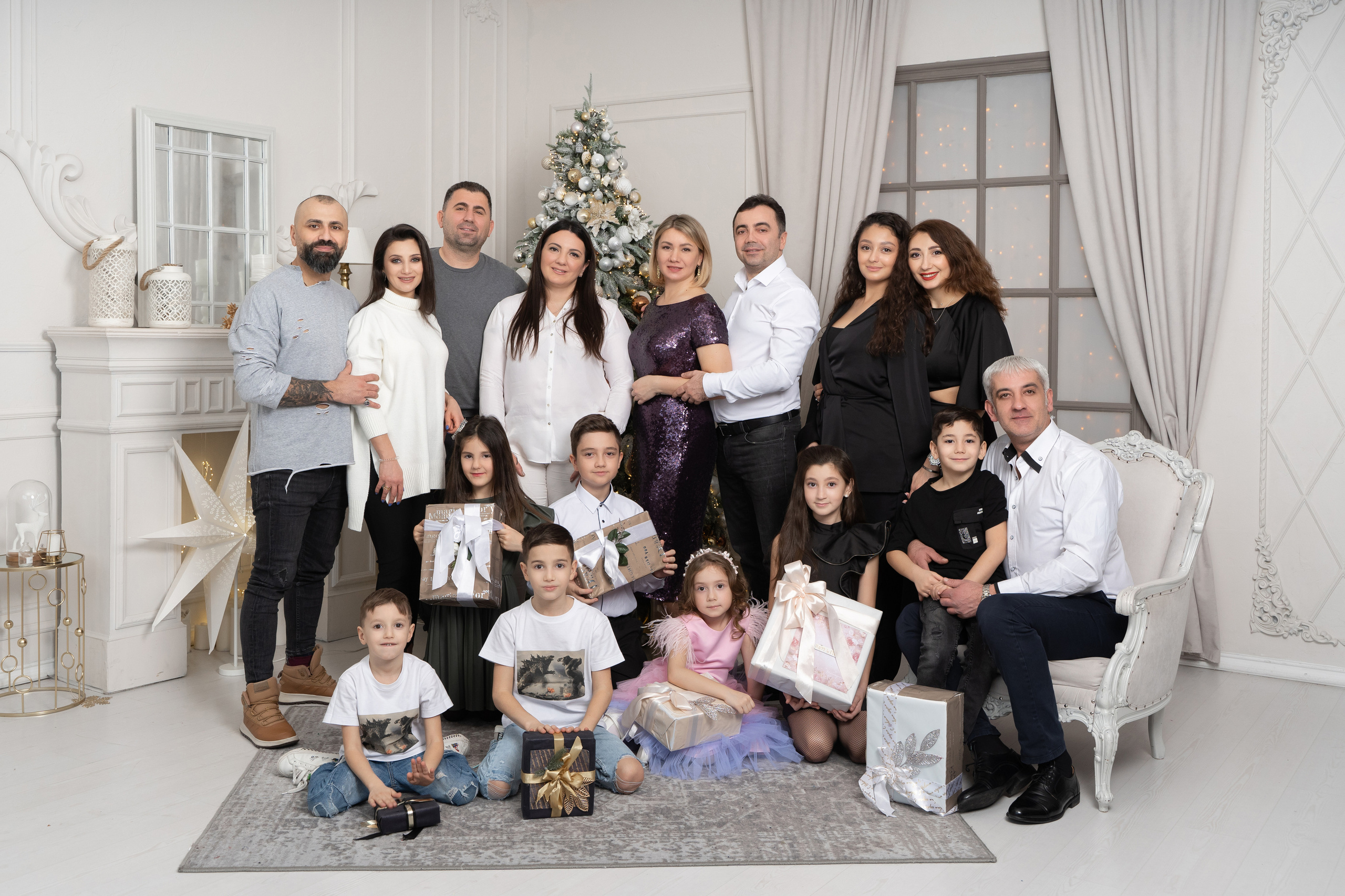 Большая новогодняя семейная фотосессия. студия Версаль