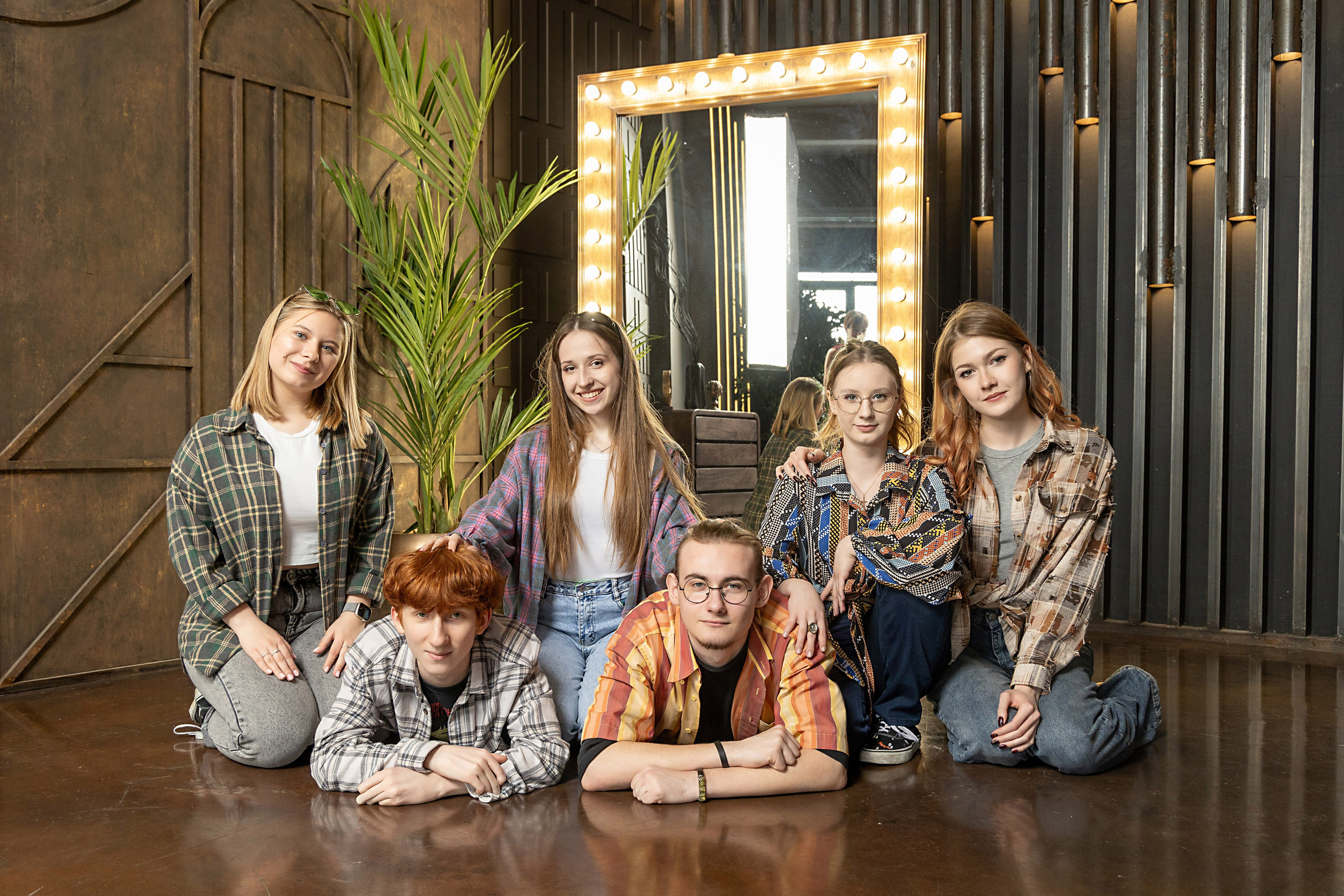 Зал Floyd. Школьная фотосессия в студии. Выпускные альбомы в Москве и Подмосковье