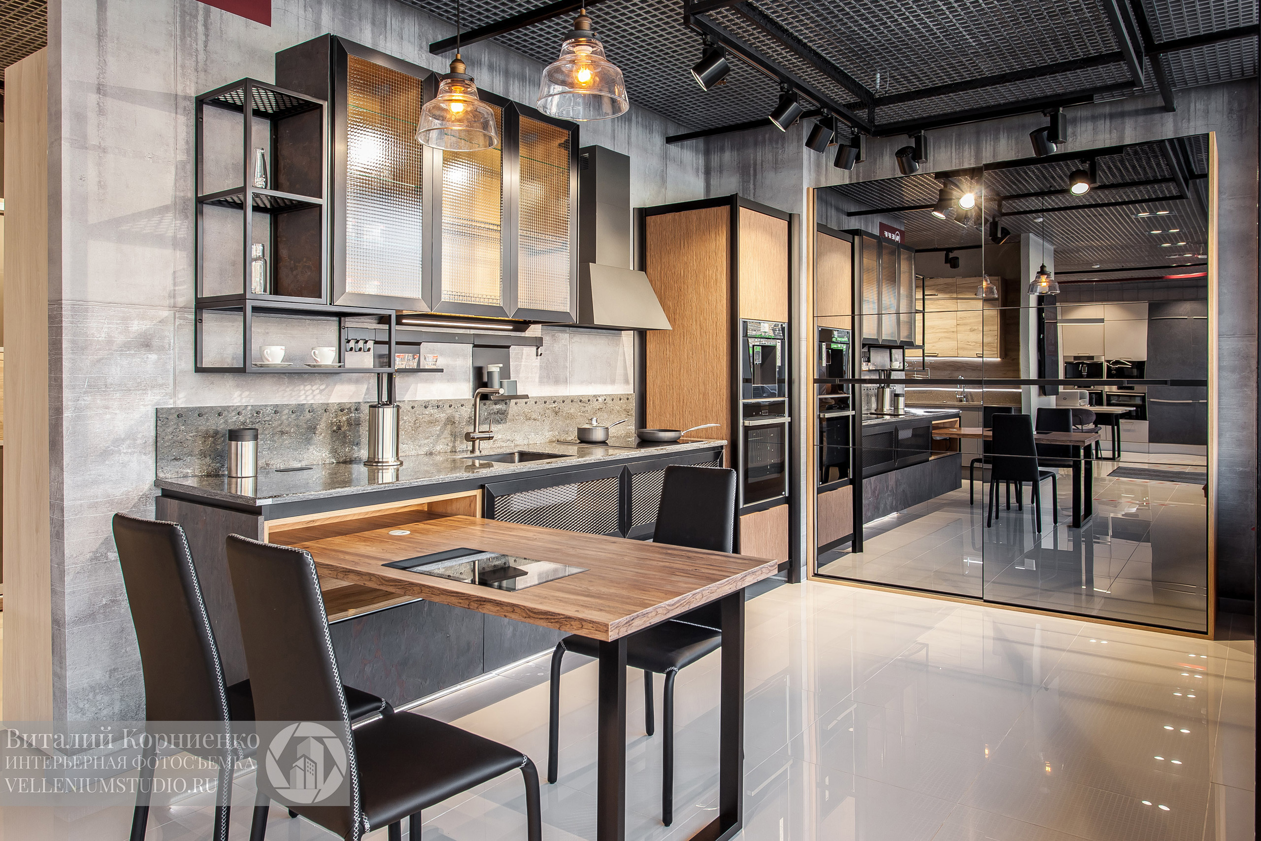 Фотосъемка кухни в салоне мебели