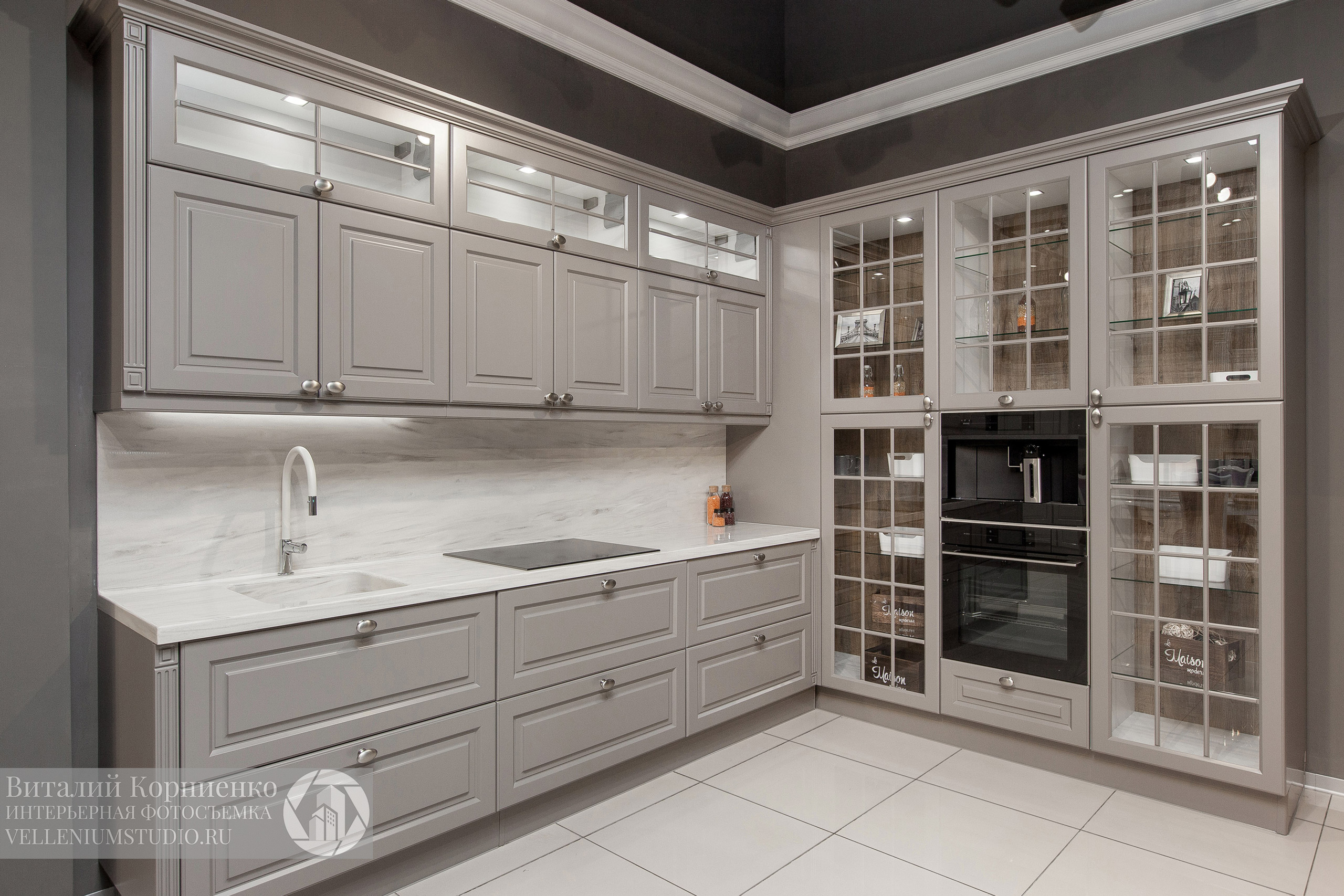 Кухня в салоне 3