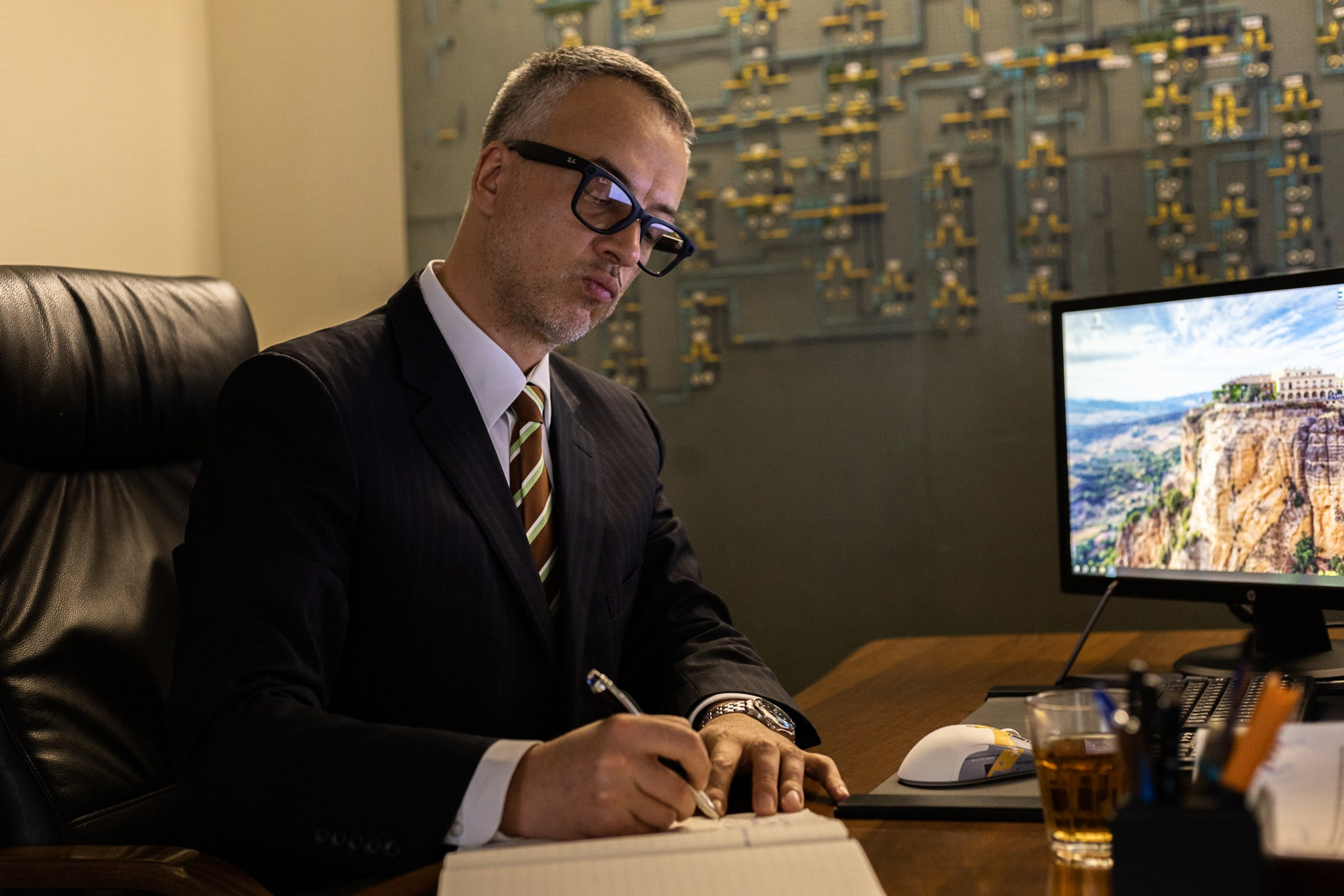 БИЗНЕС ПОРТРЕТ