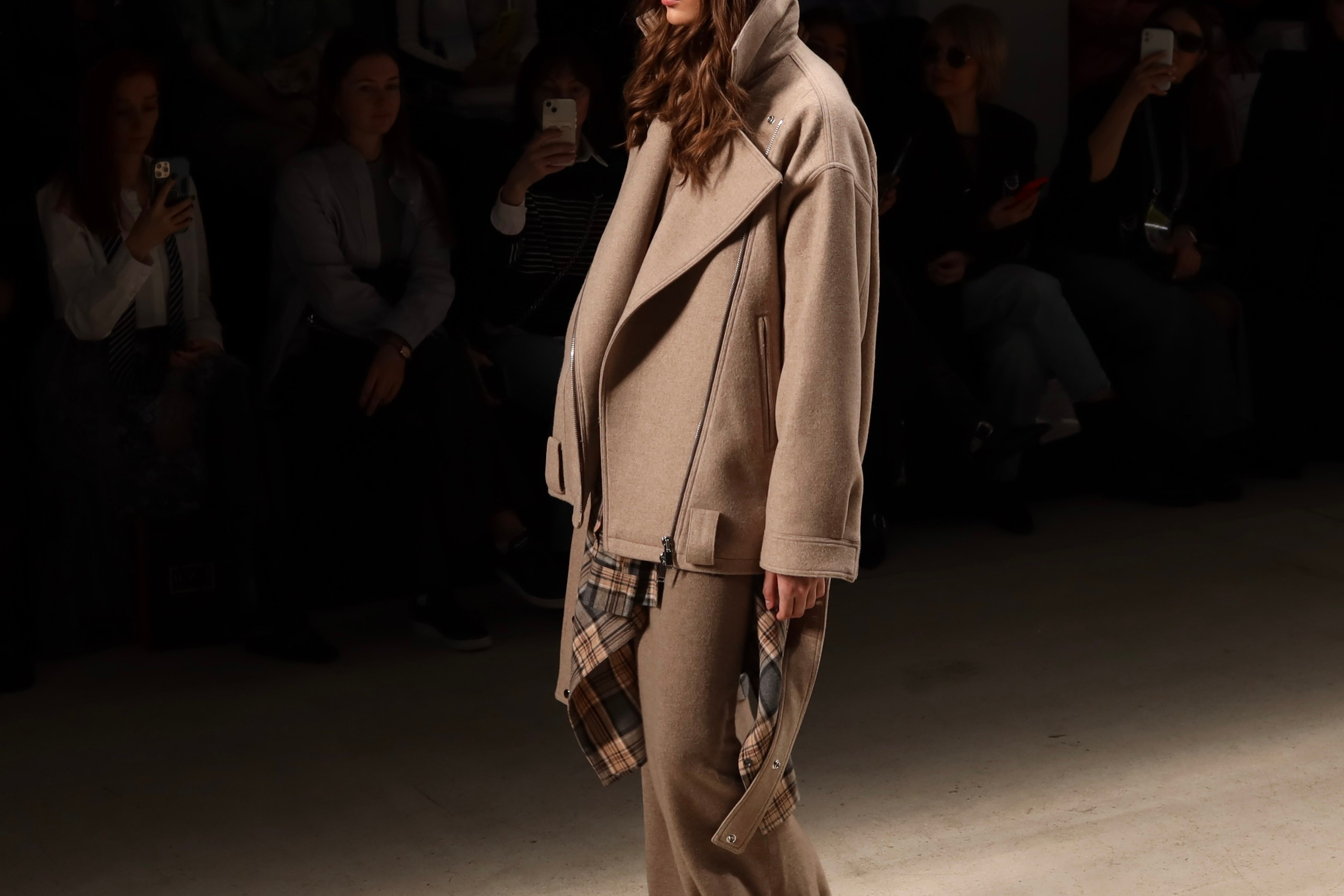 Фото с показа Alpe Cashmere MFW 13.03.2025