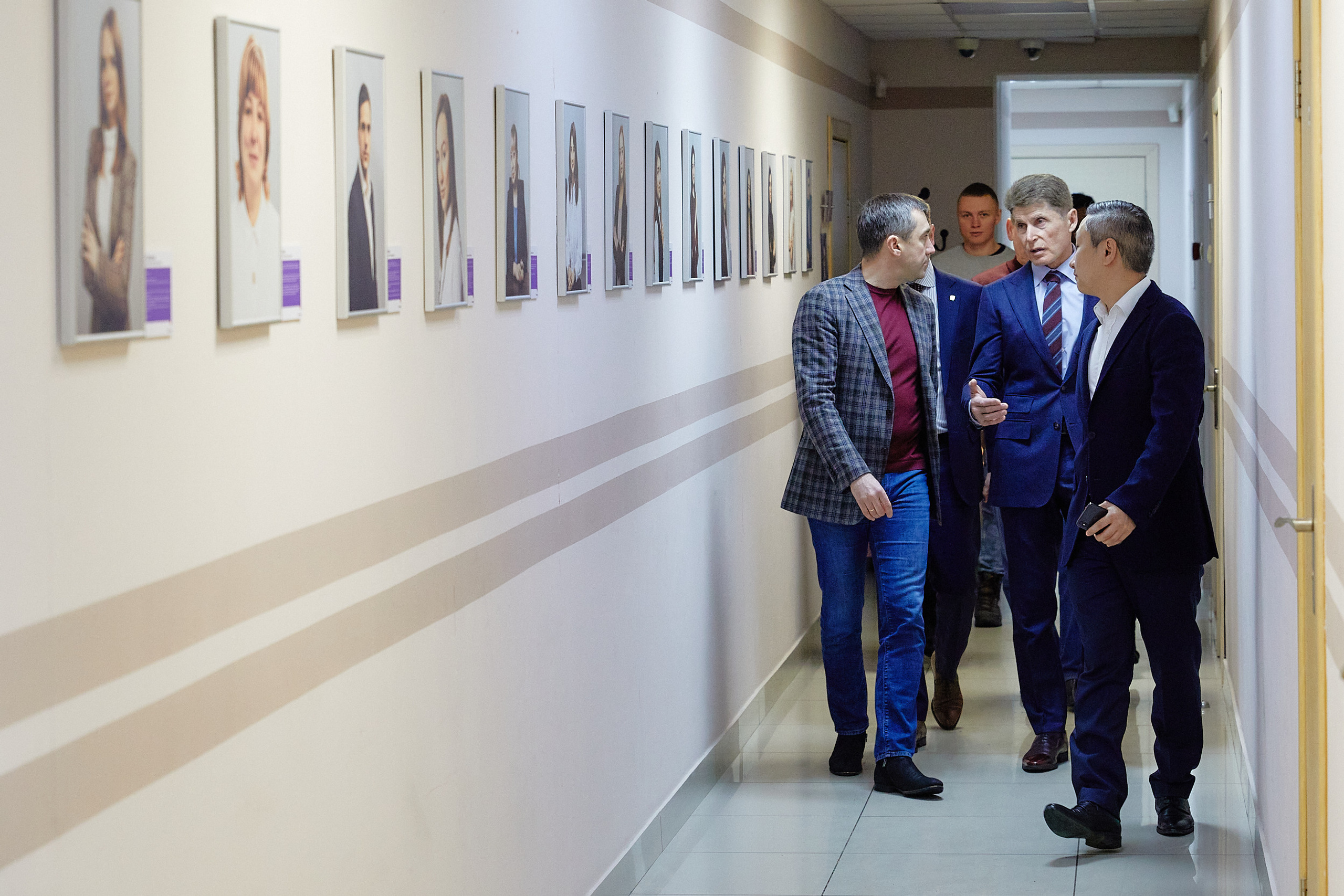 Визит губернатора в офис Ростелекома